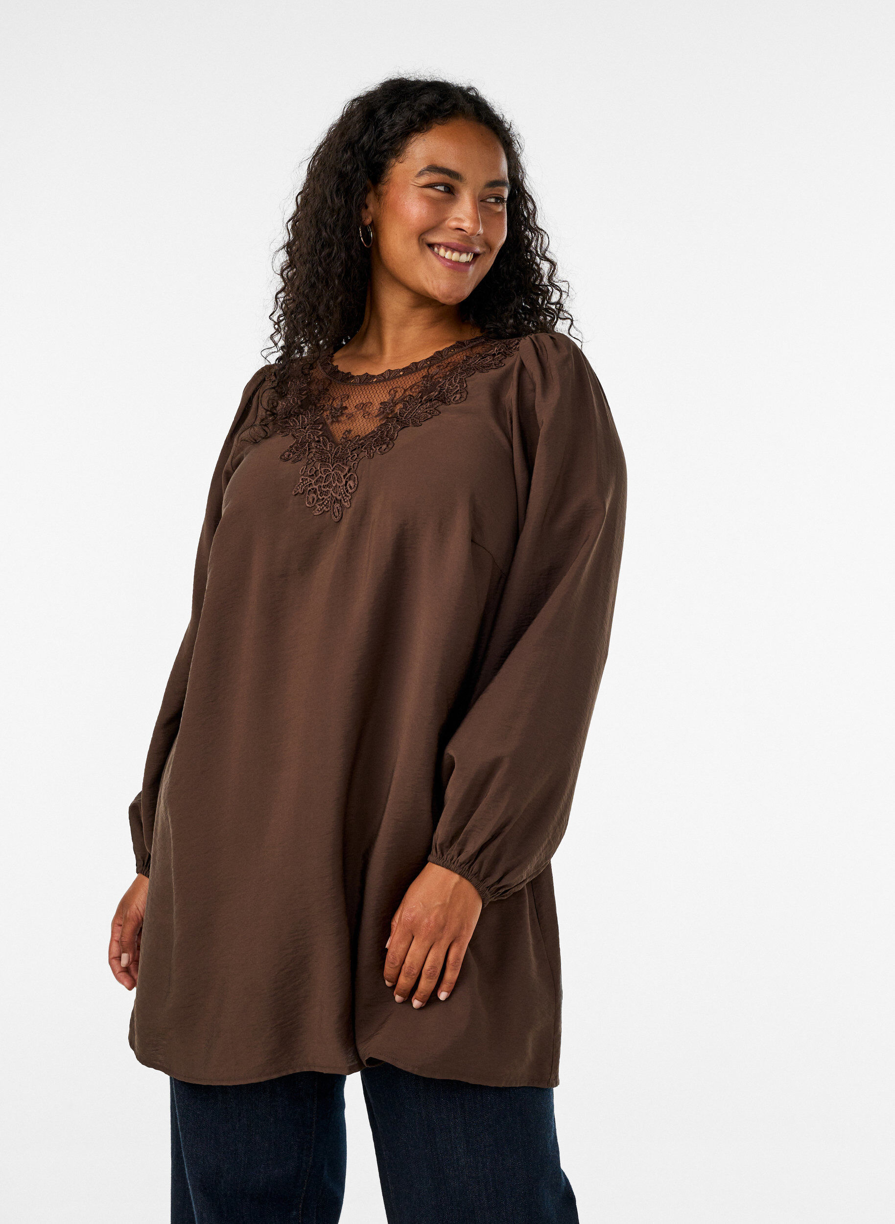 Tunique en viscose avec dentelle, Marron, Model