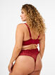 String en microfibre avec dentelle, Rouge, Model image number 1
