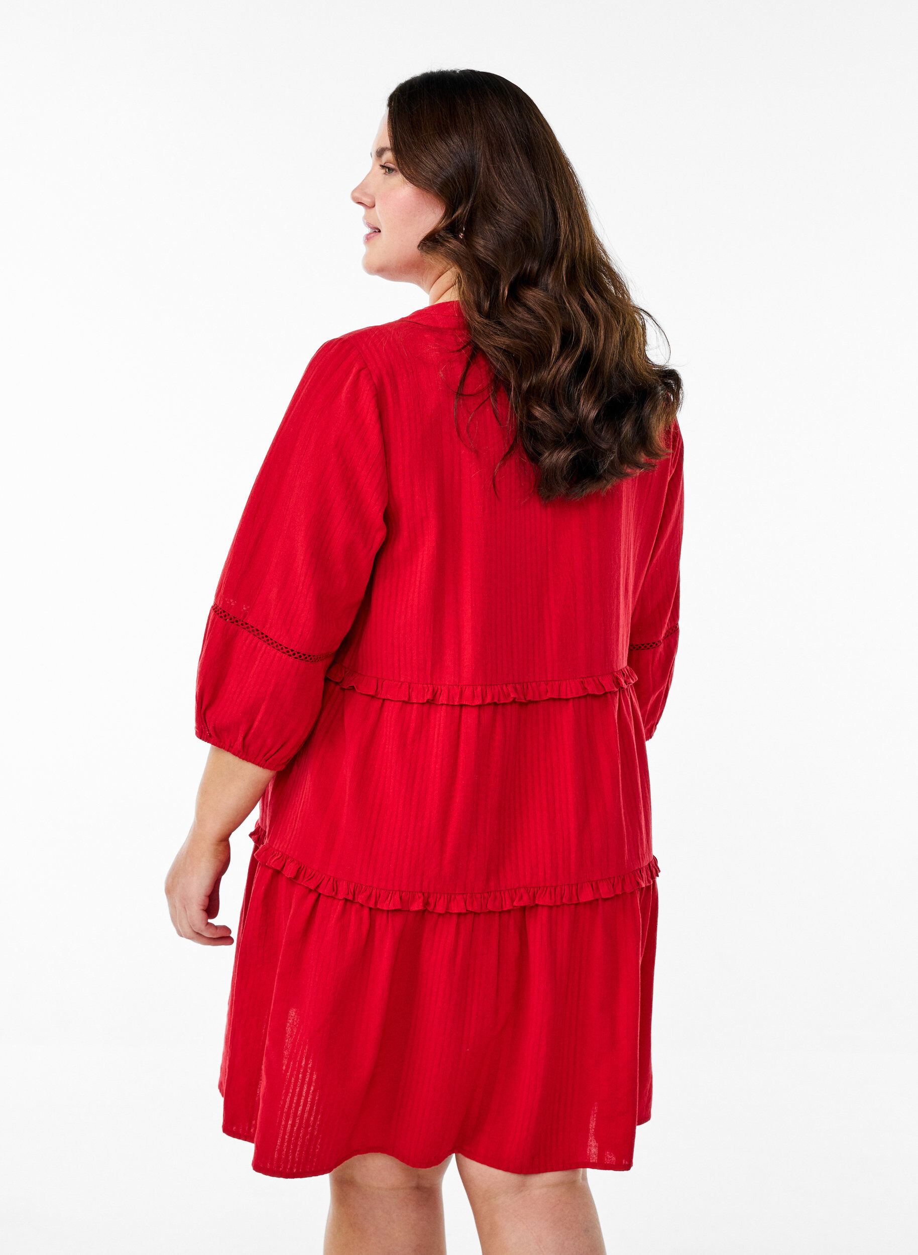 Zizzi Robe en coton &agrave; manches&nbsp;3/4 avec volants, Rouge, Model image number 2