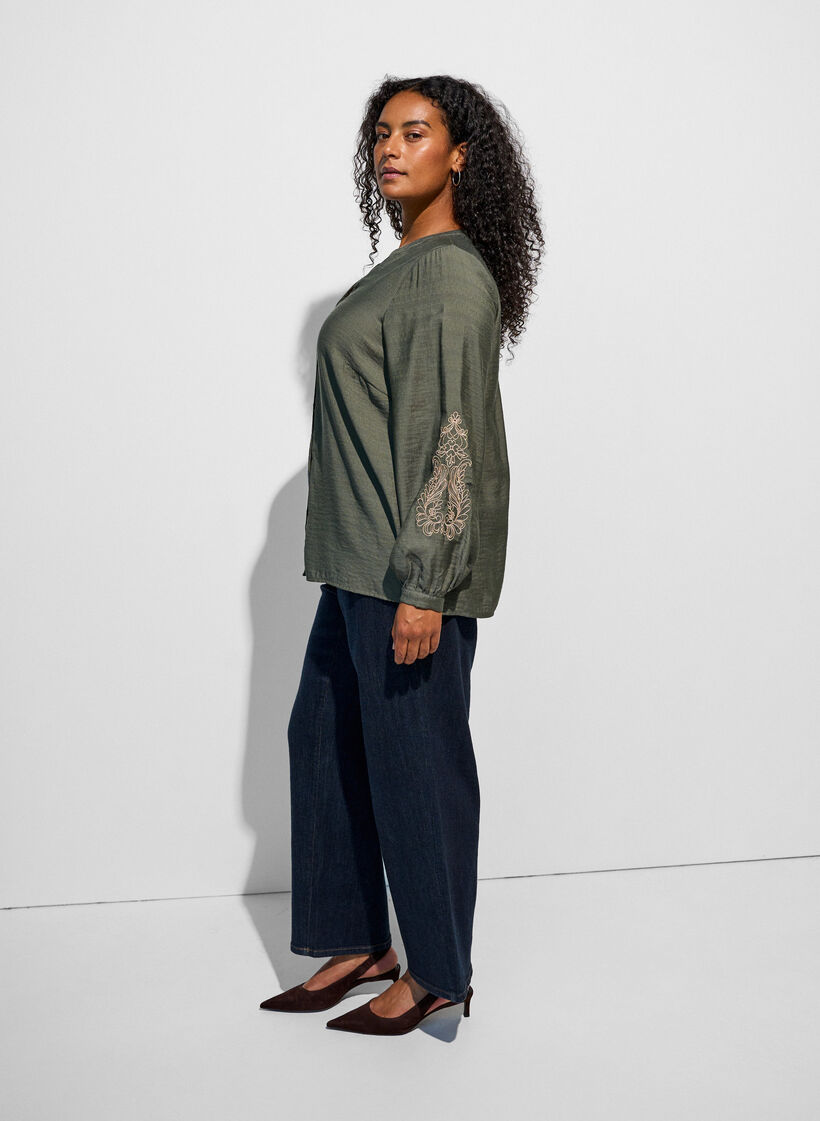 Chemise en viscose avec manches brod&eacute;es, Vert, Model image number 3