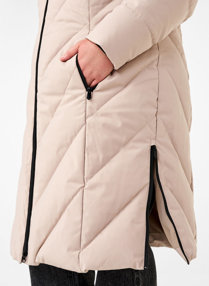 Long manteau d'hiver à fermeture à attaches et col en fausse fourrure, Beige, Model