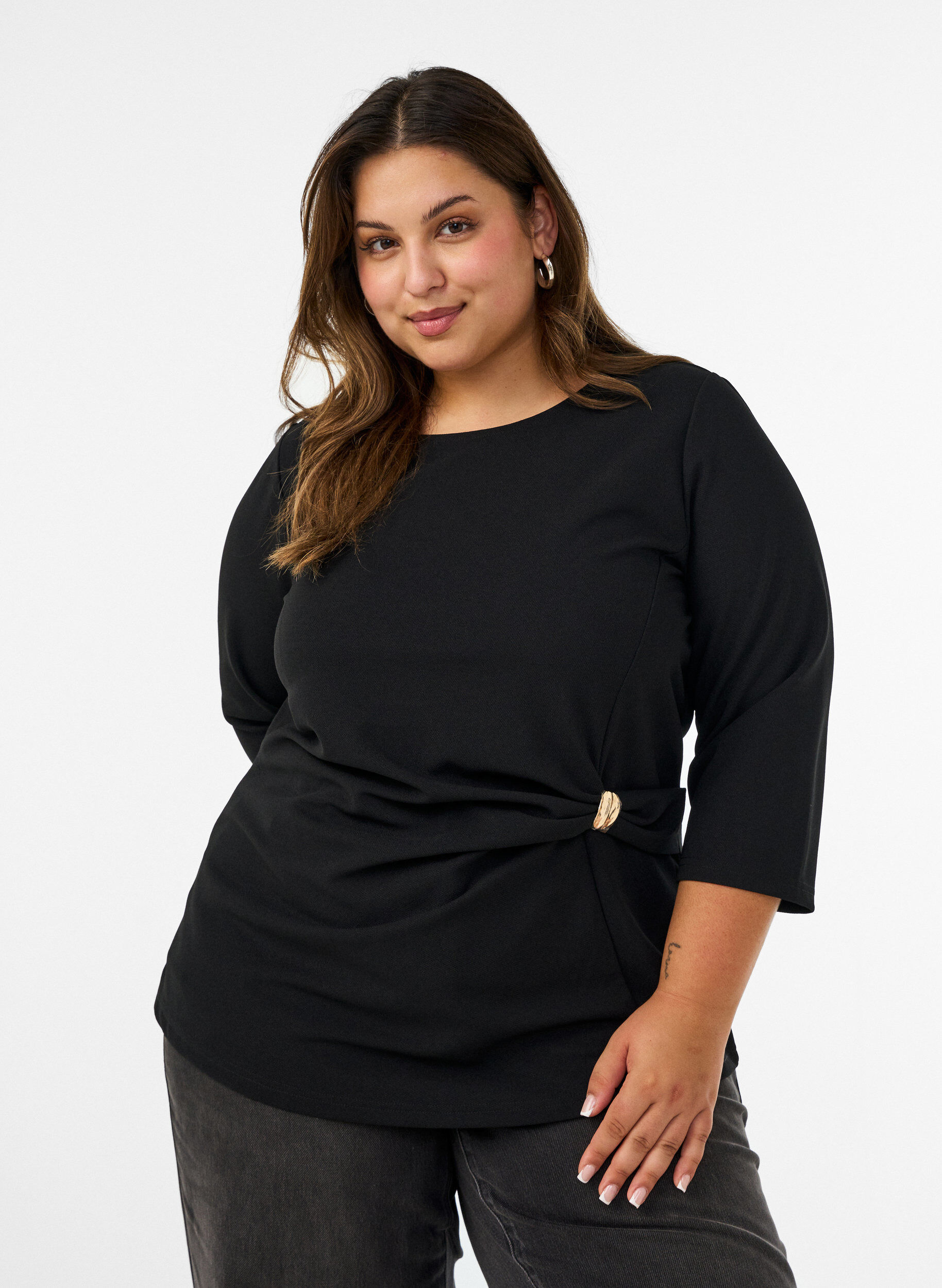 ZizziBlouse avec drap&eacute; asym&eacute;trique et manches 3/4, Noir, Model image number 0