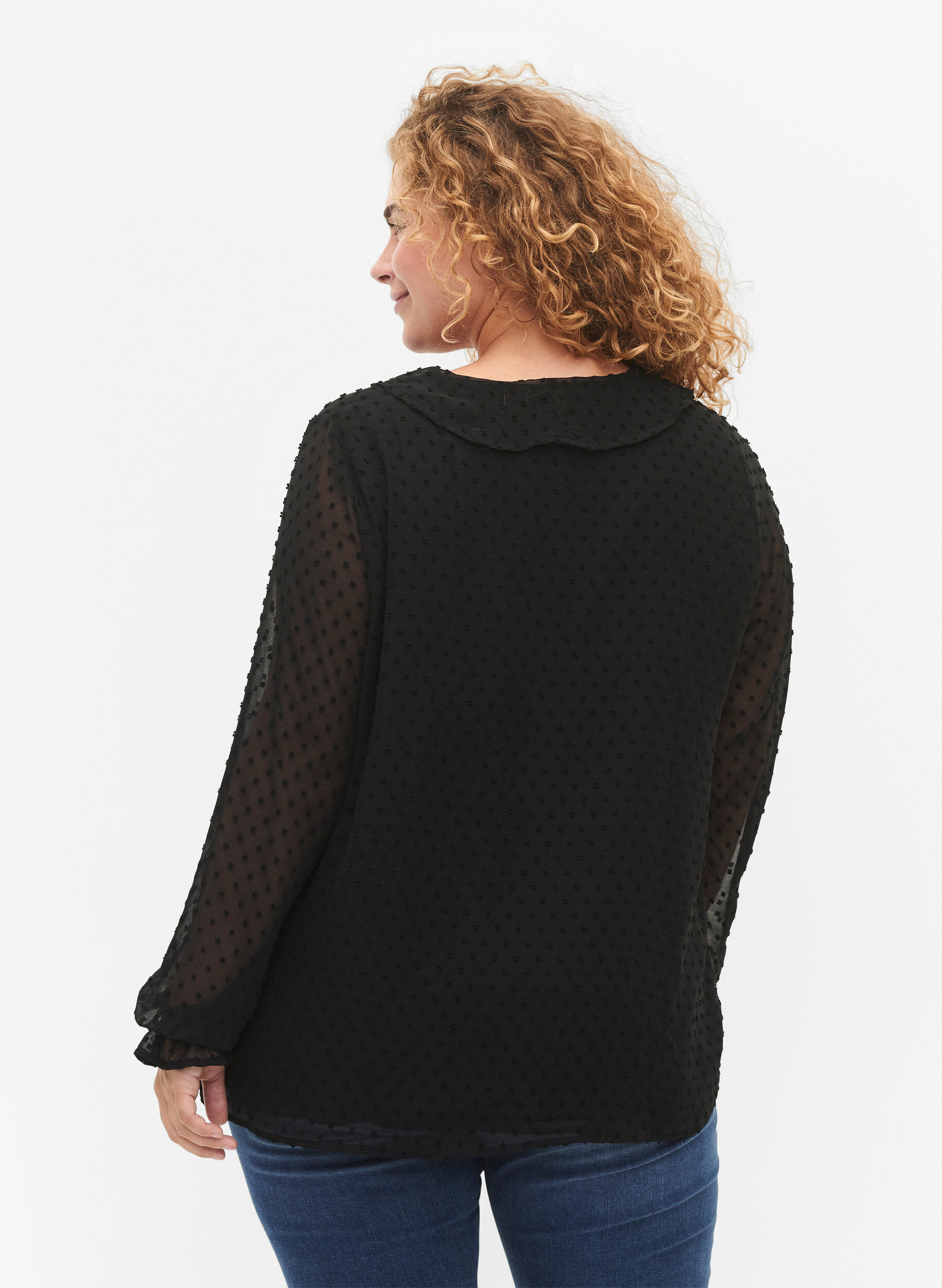 Zizzi Blouse avec volants et texture en pointill&eacute;s, Black, Model image number 1