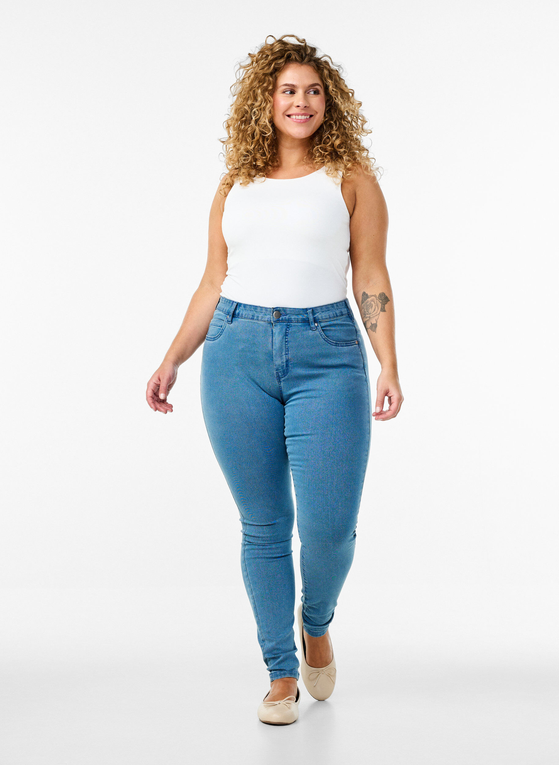 Zizzi Jean Amy super slim taille haute, Bleu Clair, Model image number 0