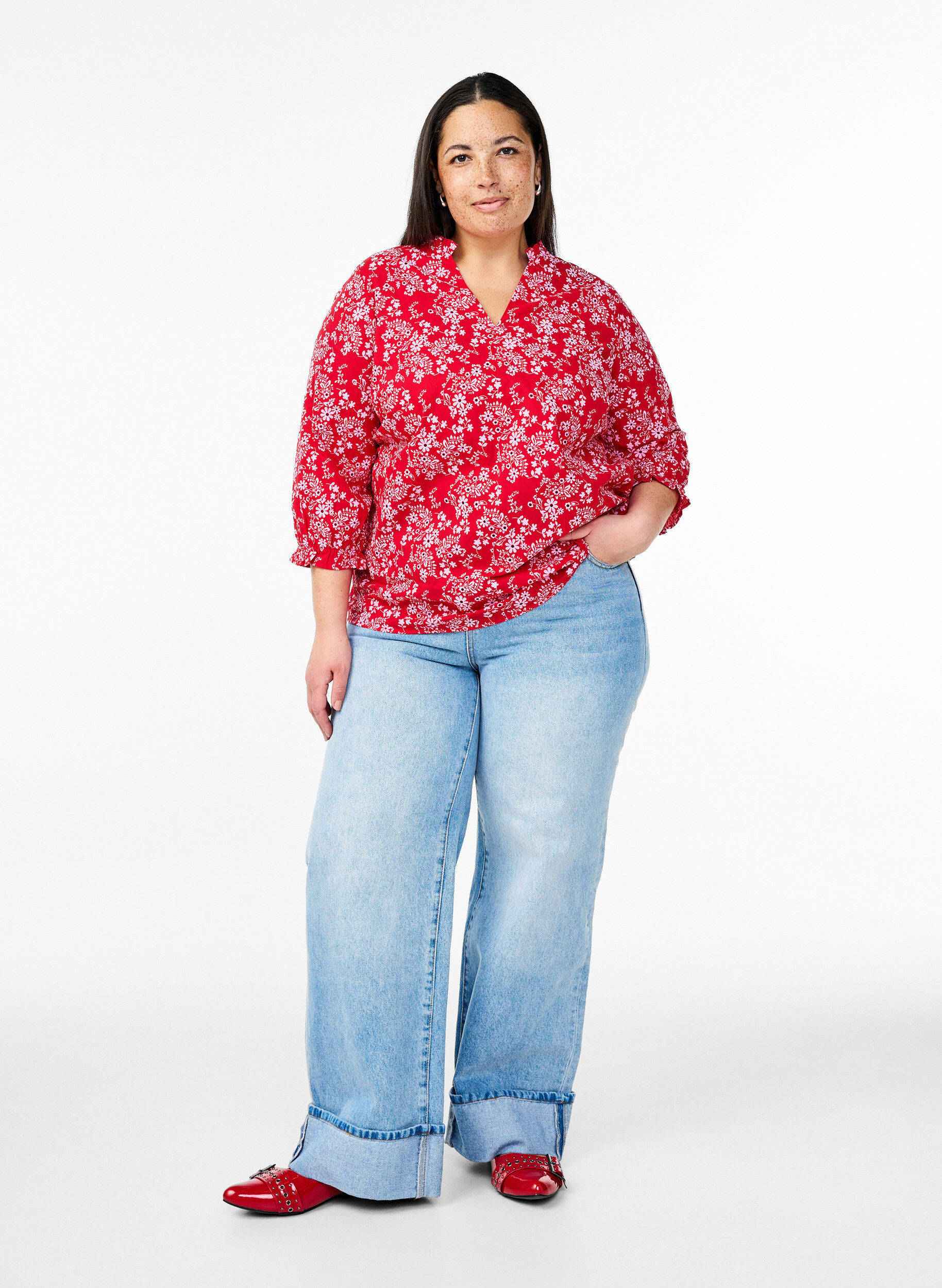 Zizzi Chemisier en coton avec imprim&eacute; floral, Rouge, Model image number 1