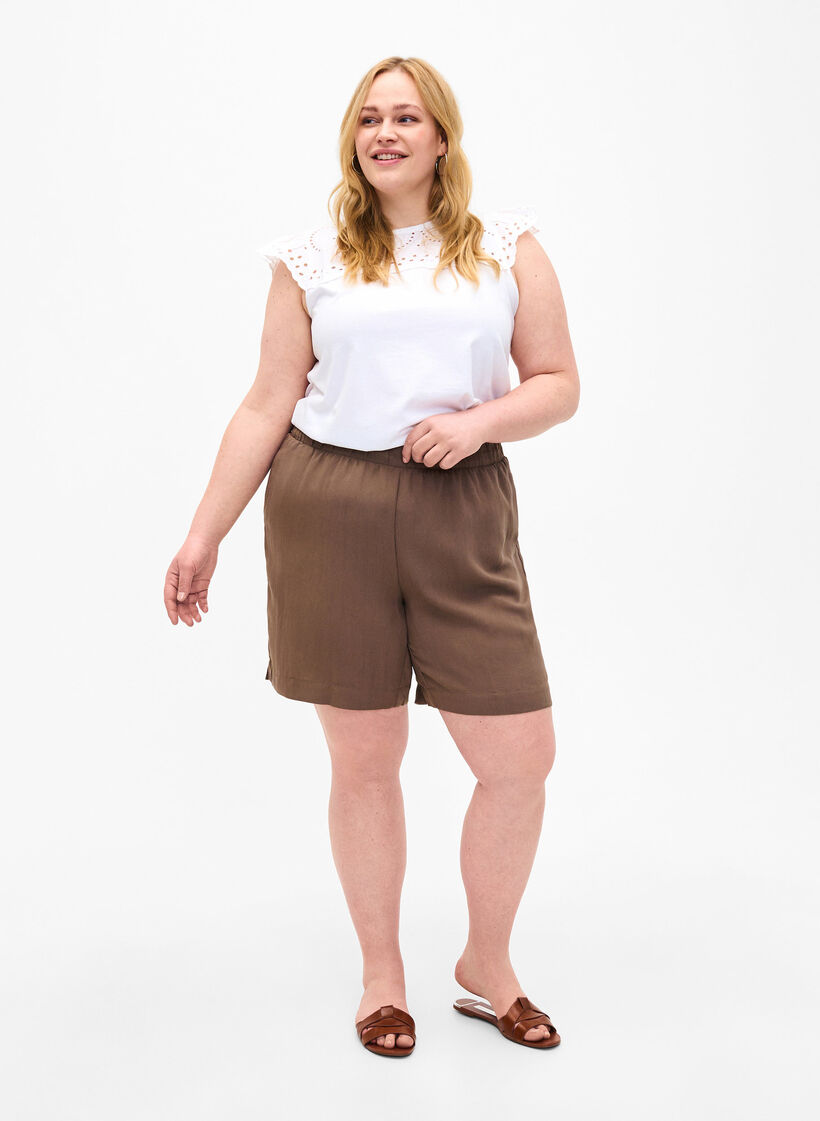 Short ample en viscose, Chocolate Chip, Model image number 3