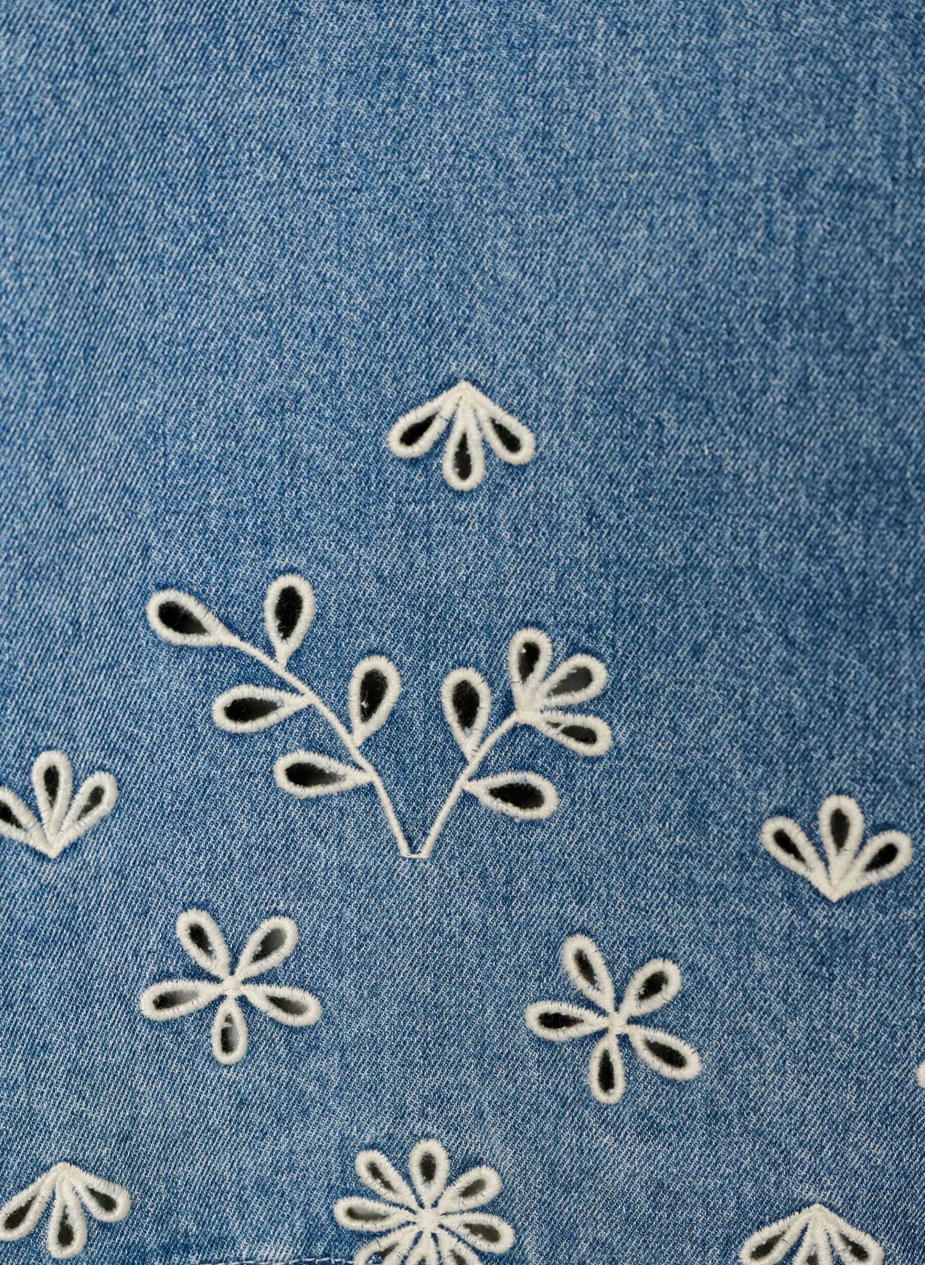 Zizzi Blouse en jean &agrave; manches courtes avec broderie anglaise, Bleu Clair, Packshot image number 3