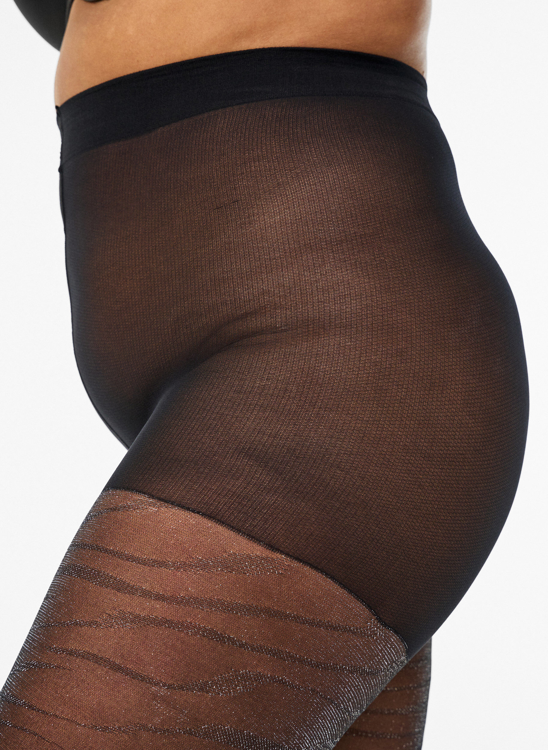 Zizzi Collants &agrave; motif z&egrave;bre paillet&eacute; et 30 deniers, Noir, Model image number 2