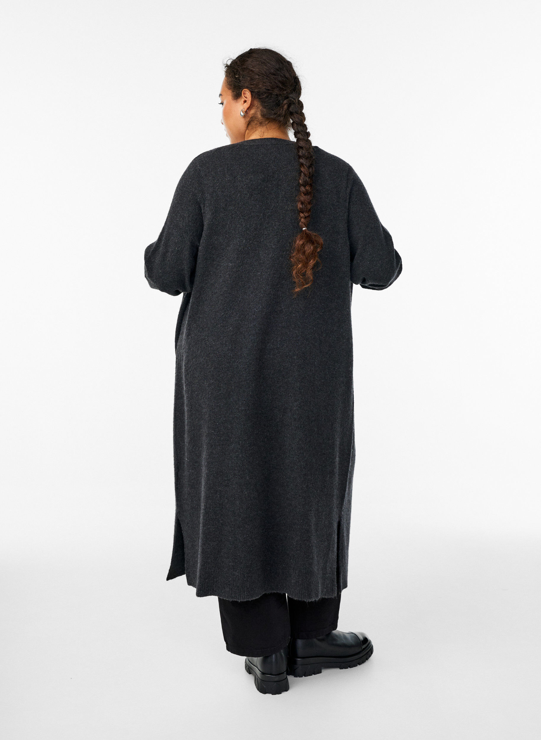 Zizzi Cardigan long en maille avec poches, Gris anthracite, Model image number 1