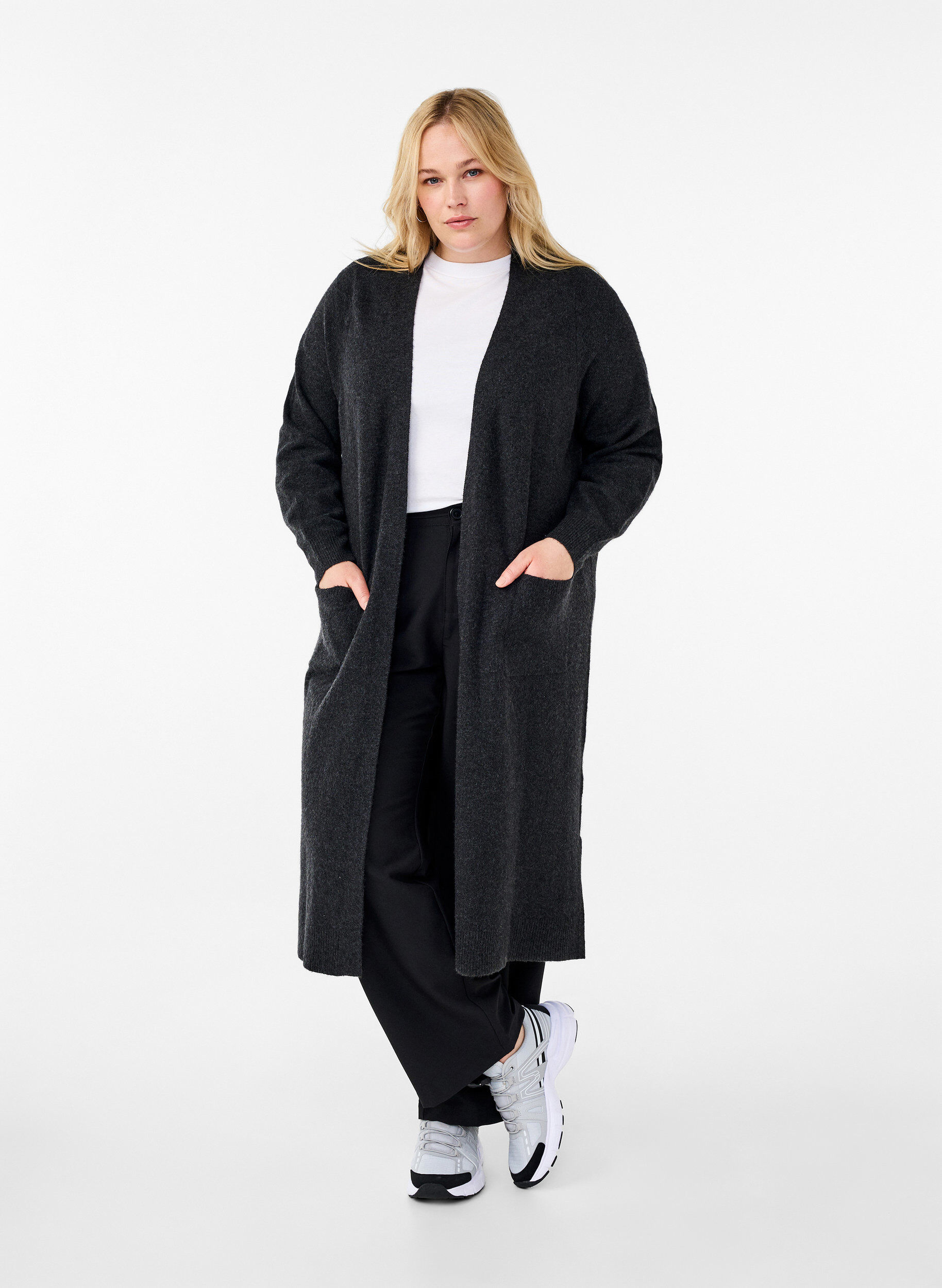 Zizzi Long cardigan tricot&eacute; avec poches, Dark Grey Melange, Model image number 0