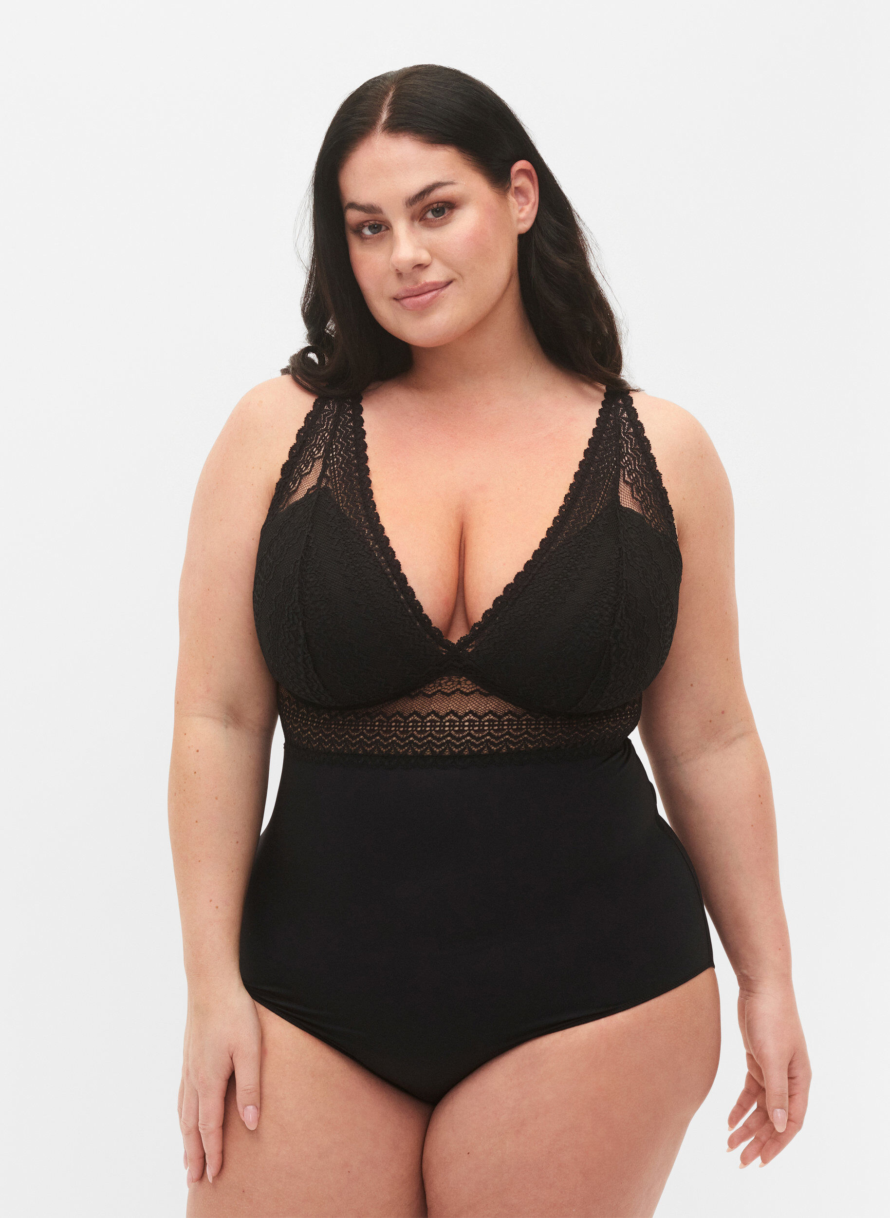 Zizzi Body avec dentelle et rembourrage doux, Black, Model image number 0