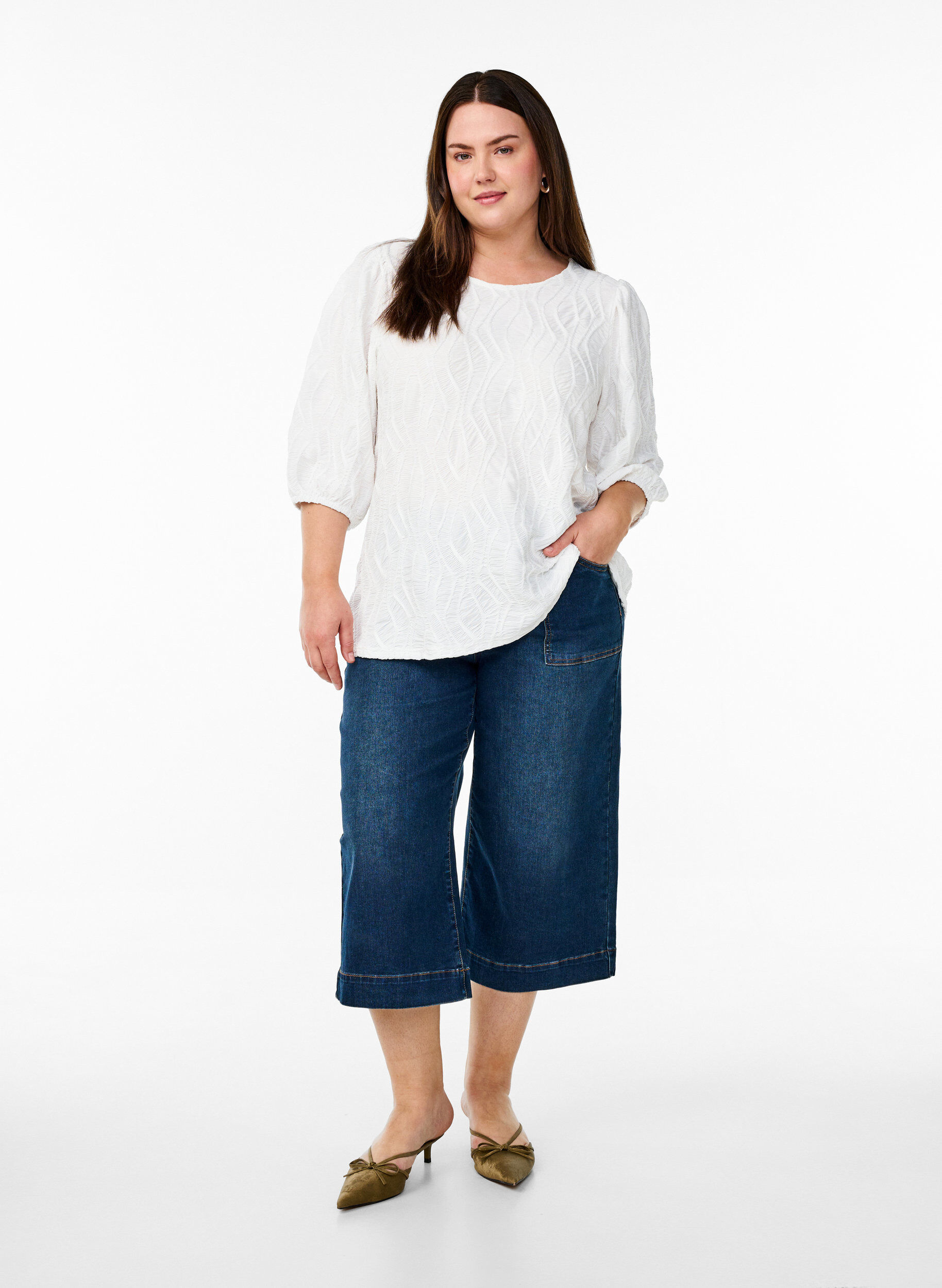 Zizzi Chemisier avec texture et manches 3/4, Blanc, Model image number 1