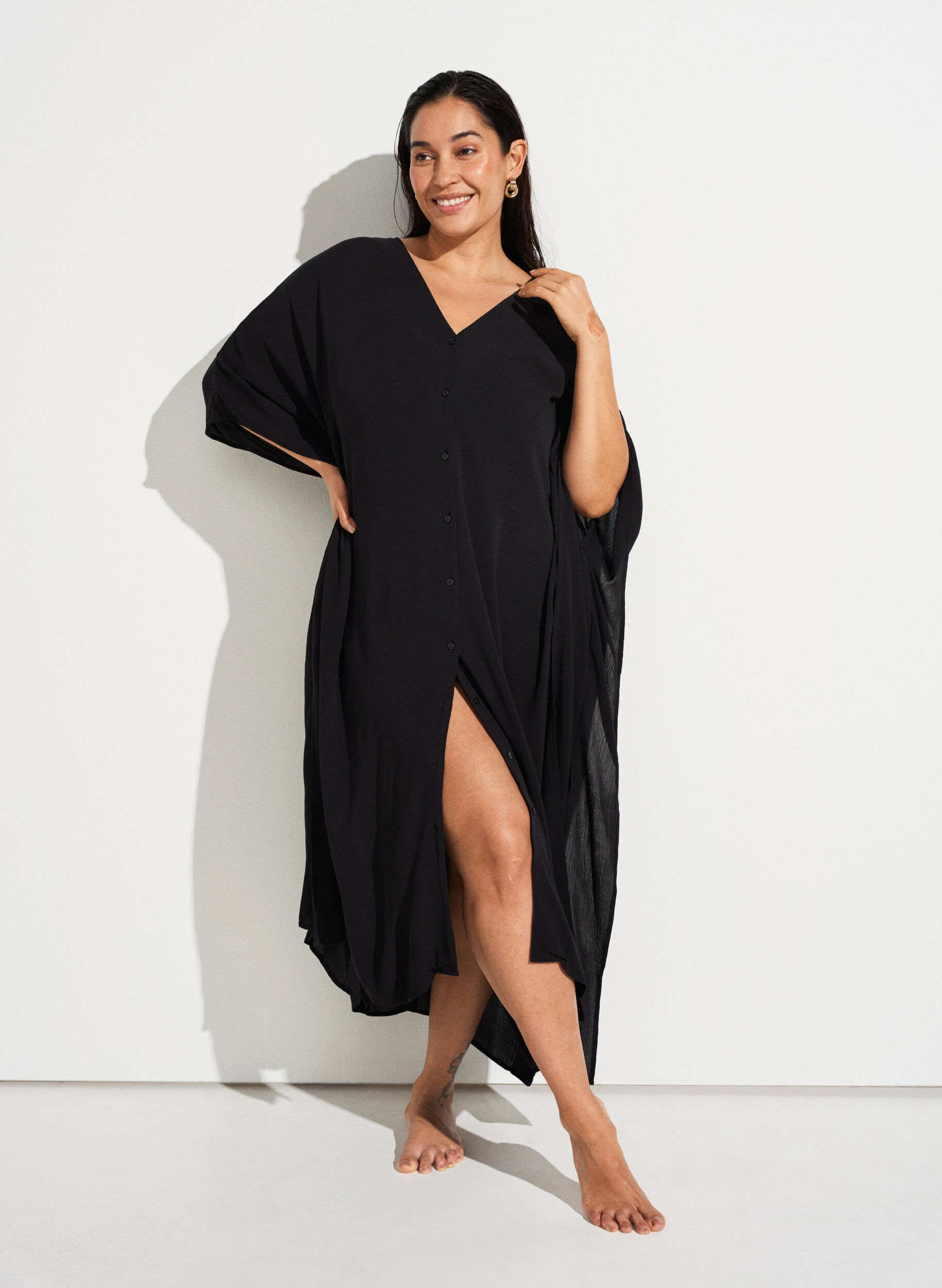 Zizzi Robes de plage Kaftan &agrave; boutons, Noir, Image image number 0