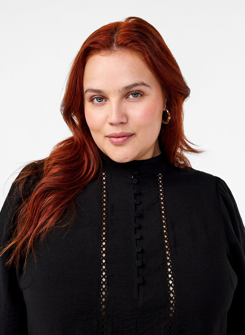 Robe à longueur du genou à broderies et manches 3/4, Black, Model image number 2