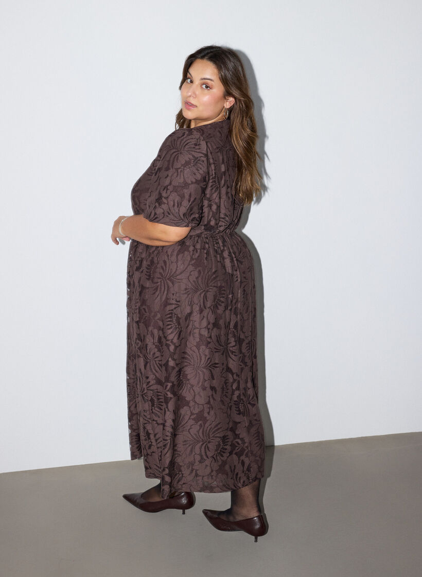 Robe midi en jacquard floral, Marron, Model image number 1