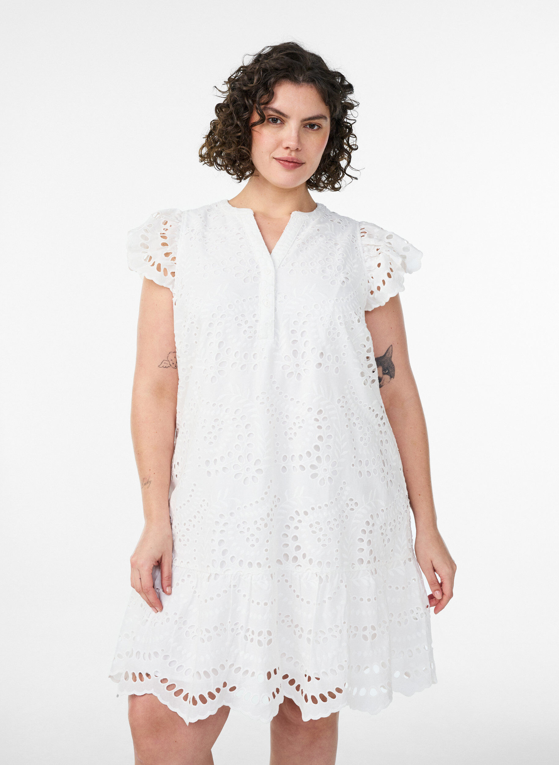 Robe en broderie anglaise avec manches &agrave; volants, Blanc, Model