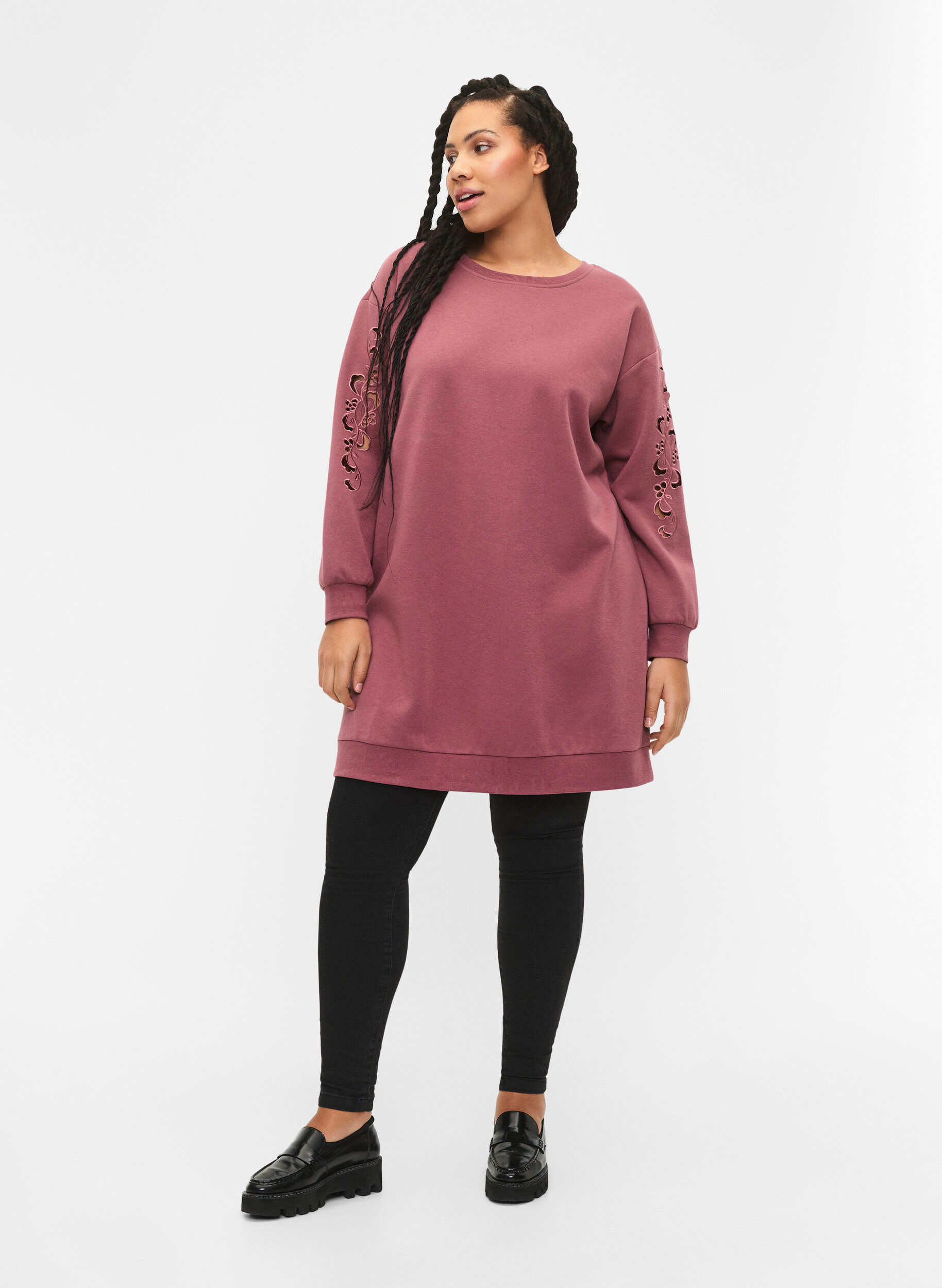 Zizzi Robe sweat avec d&eacute;tails brod&eacute;s., Rose Brown, Model image number 2