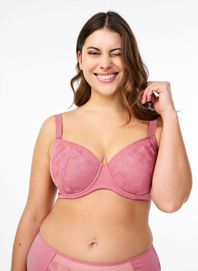 Soutien-gorge rembourr&eacute; avec broderie florale, Rose poudr&eacute;e, Model