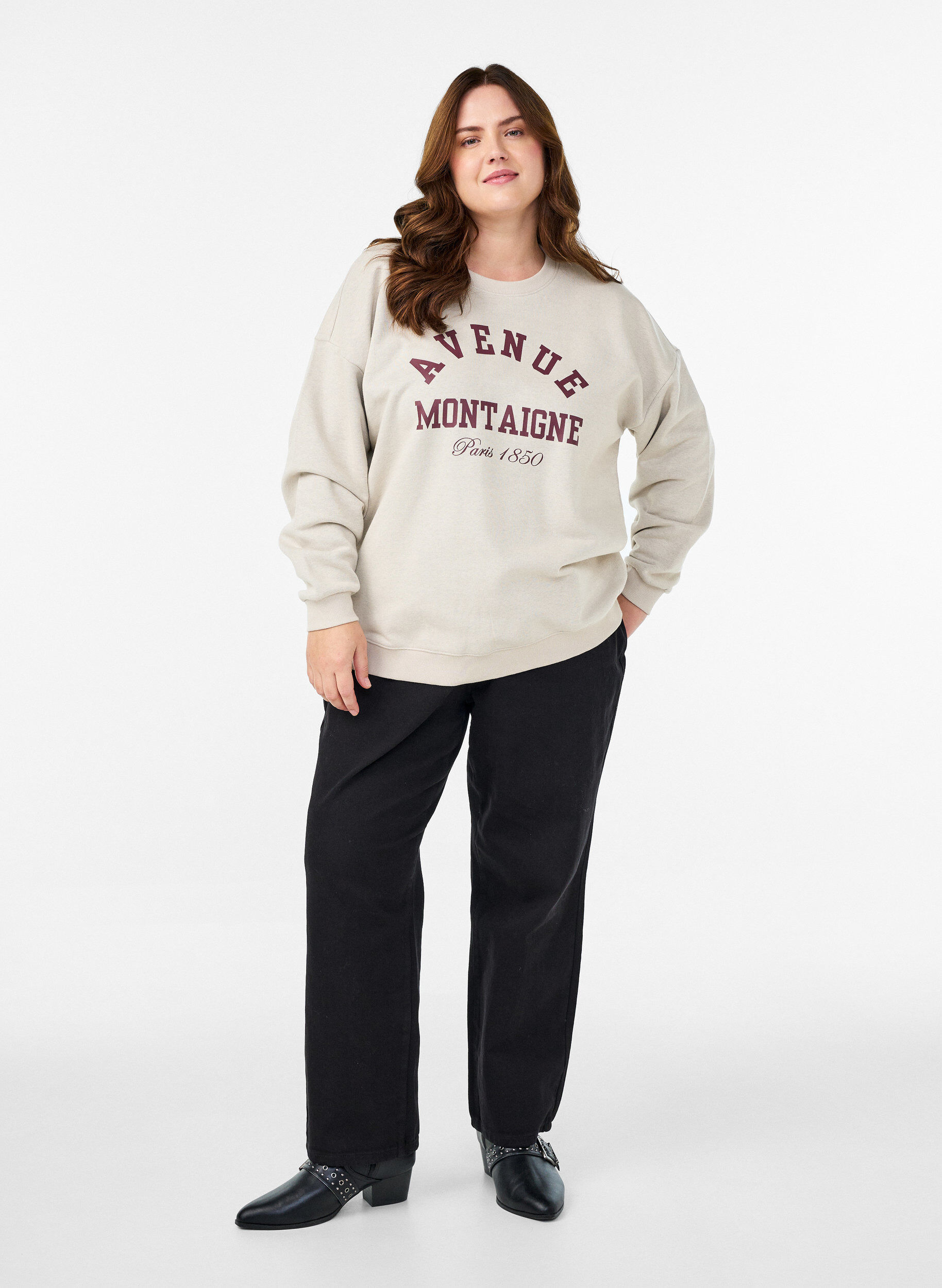 Zizzi Sweatshirt avec texte &agrave; l'avant, Beige, Model image number 1