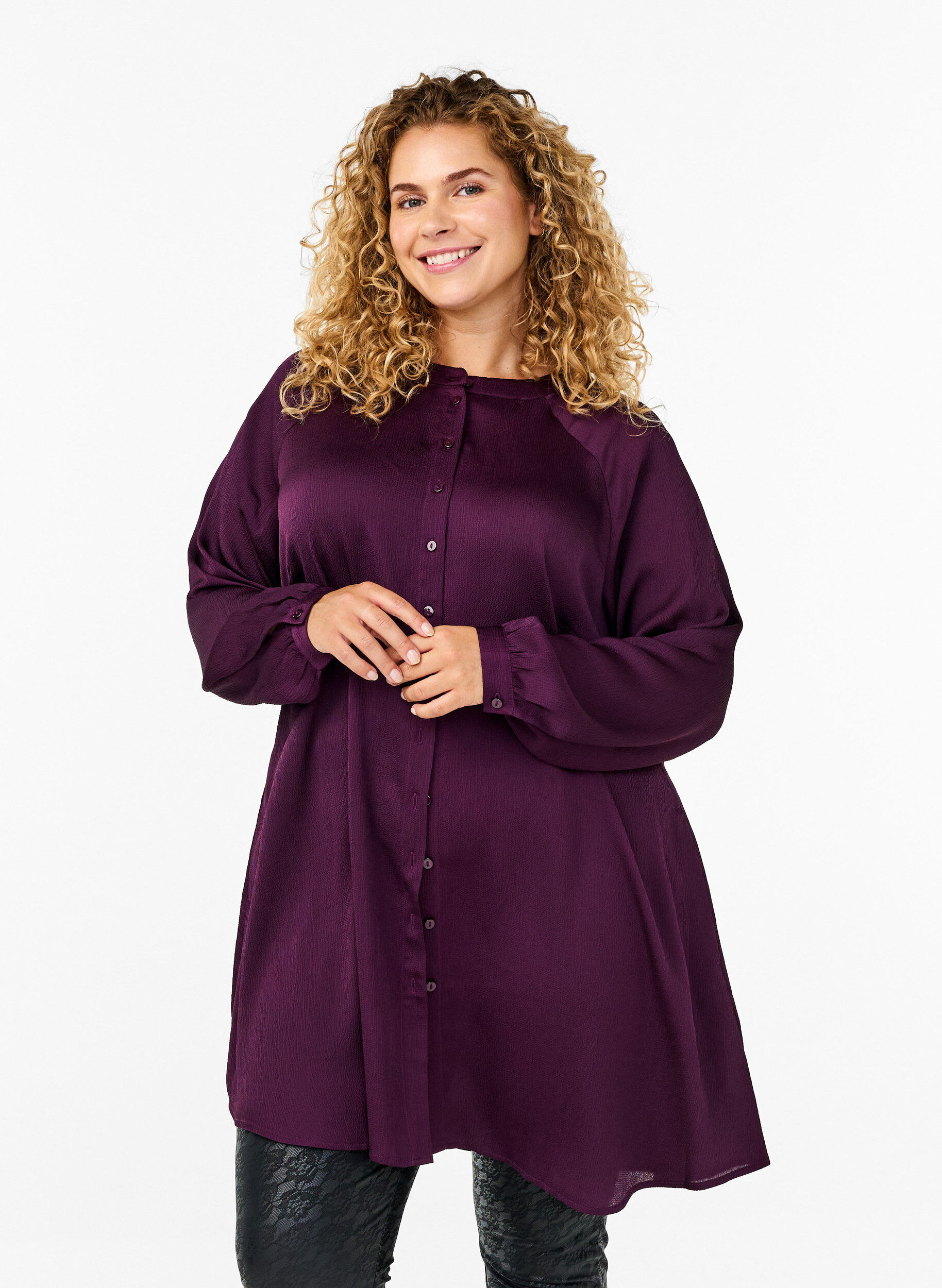 Zizzi Chemise longue &agrave; boutons et manches longues, Potent Purple, Model image number 0