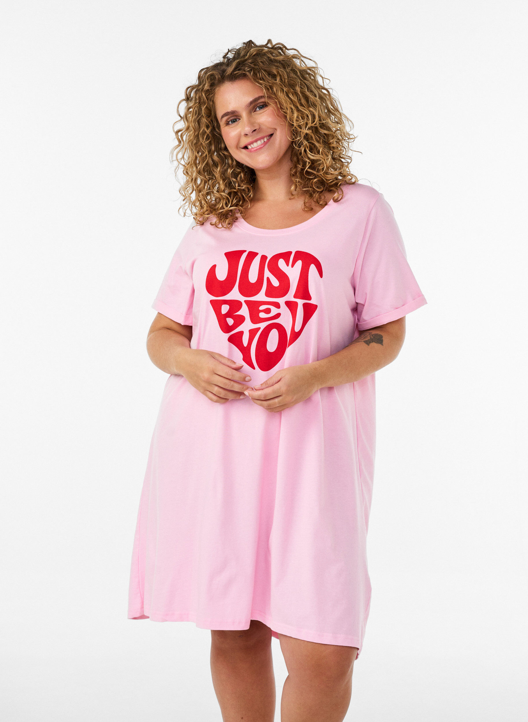 Chemise de nuit &agrave; manches courtes en coton biologique, Rose, Model
