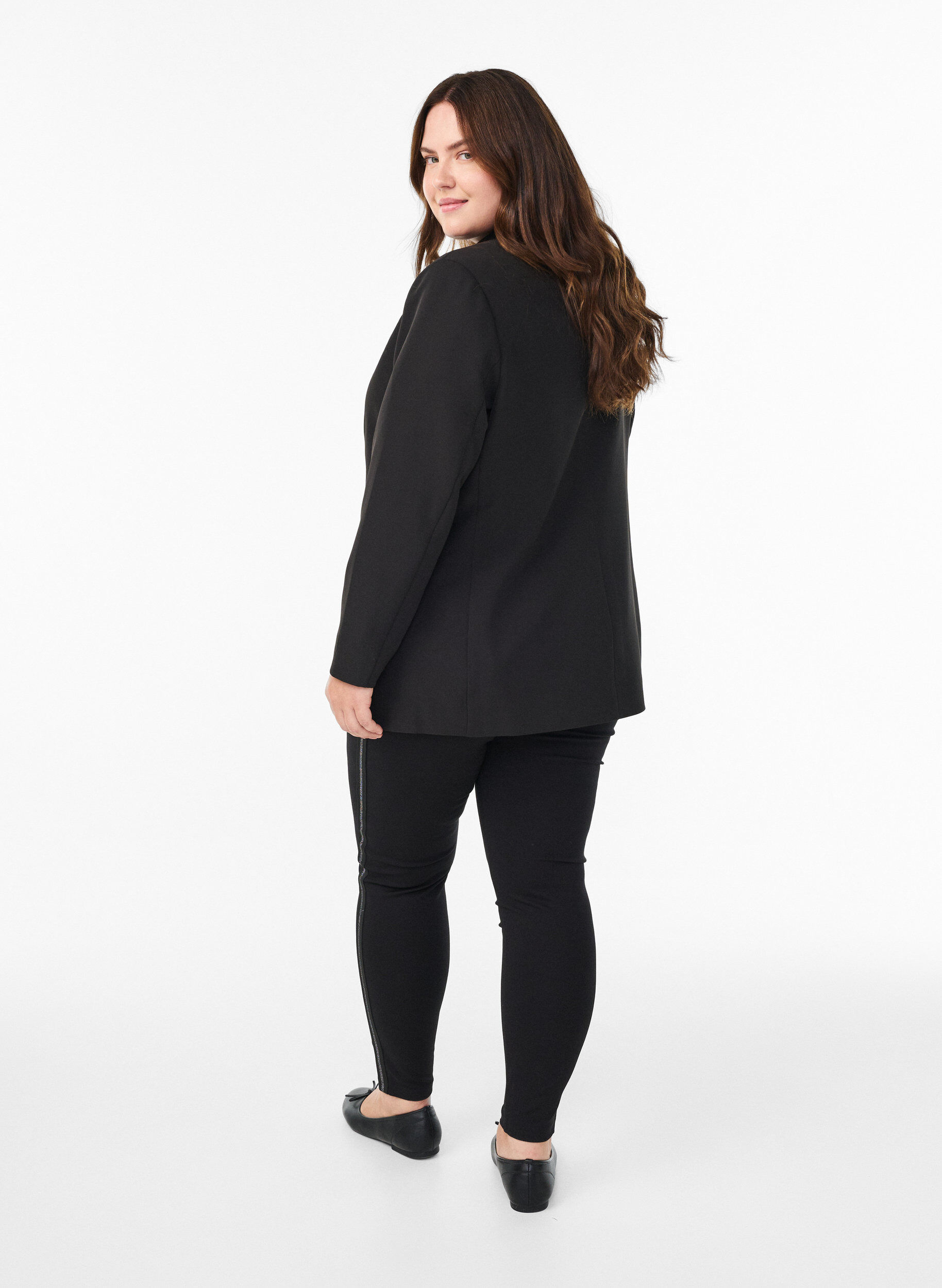 Zizzi Legging avec bande paillet&eacute;e et fentes, Noir, Model image number 2