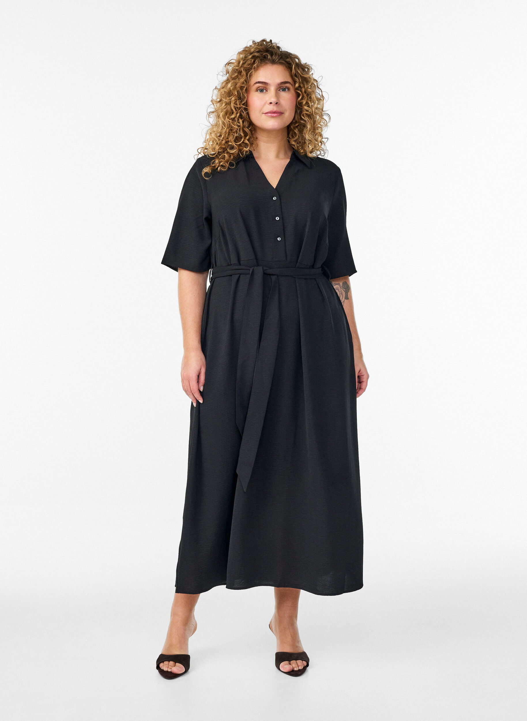 Robe chemise midi avec ceinture &agrave; nouer, Noir, Model