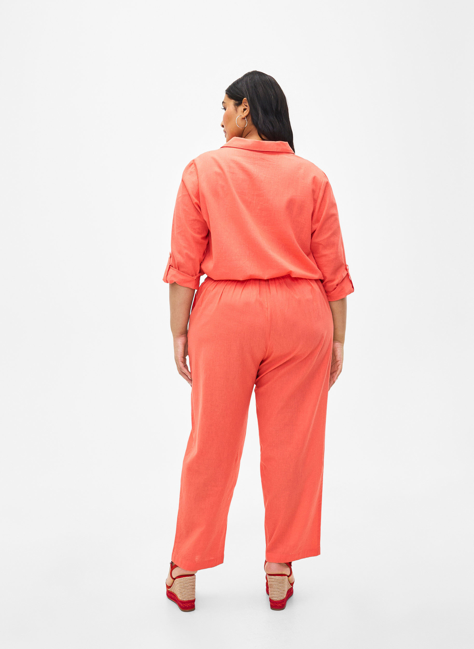 Zizzi Pantalon ample en lin et coton m&eacute;lang&eacute;s, Living Coral, Model image number 1