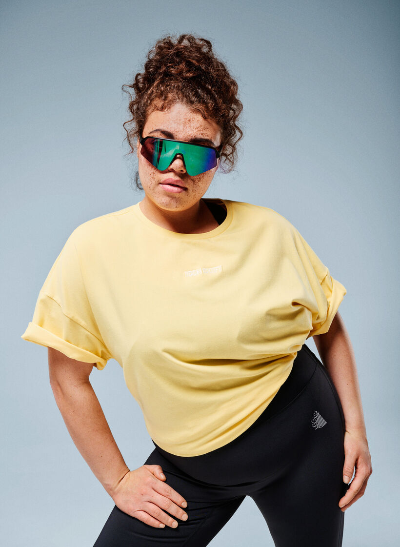 T-shirt en coton bio avec un petit motif sur le devant, Jaune, Image image number 0