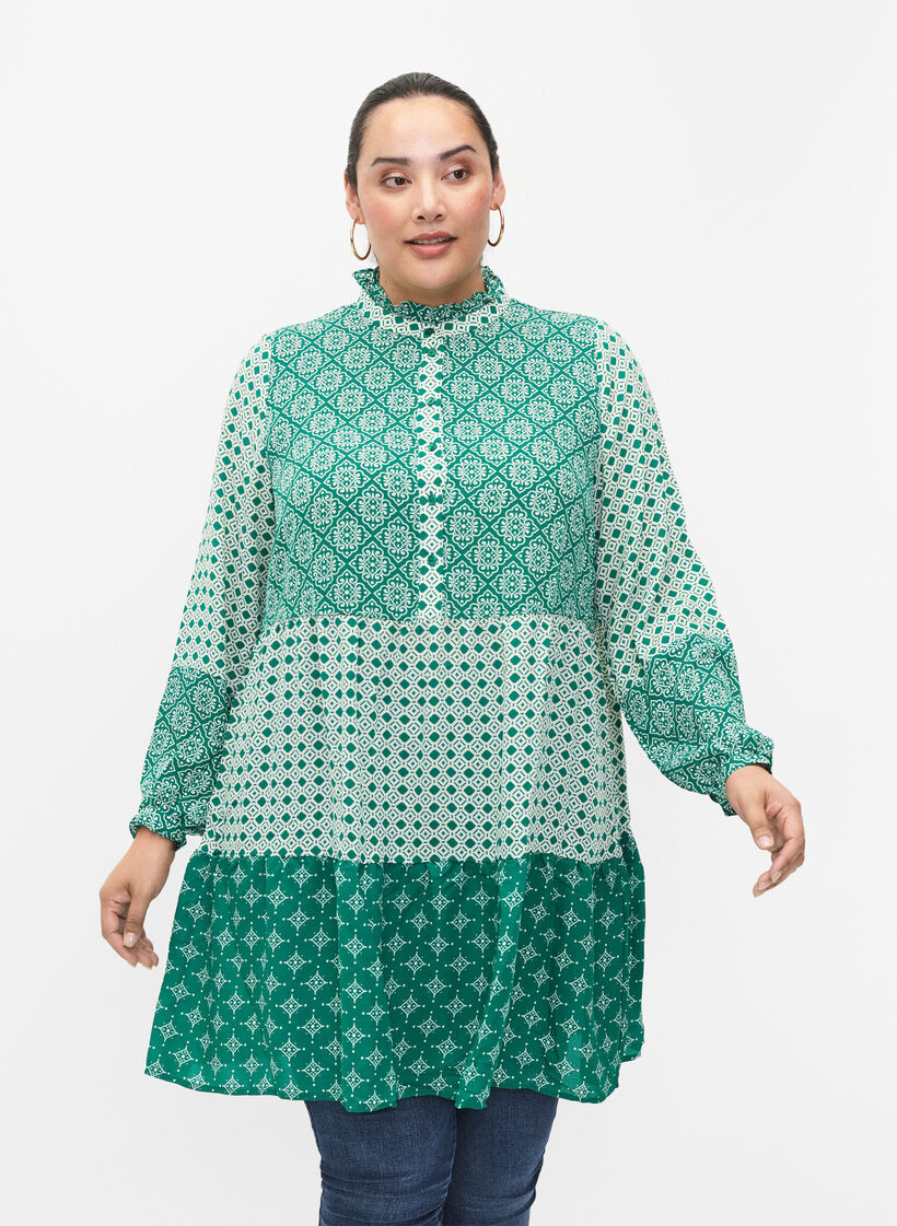 Robe trapèze avec motifs et lignes de coupe, Green AOP, Model image number 0