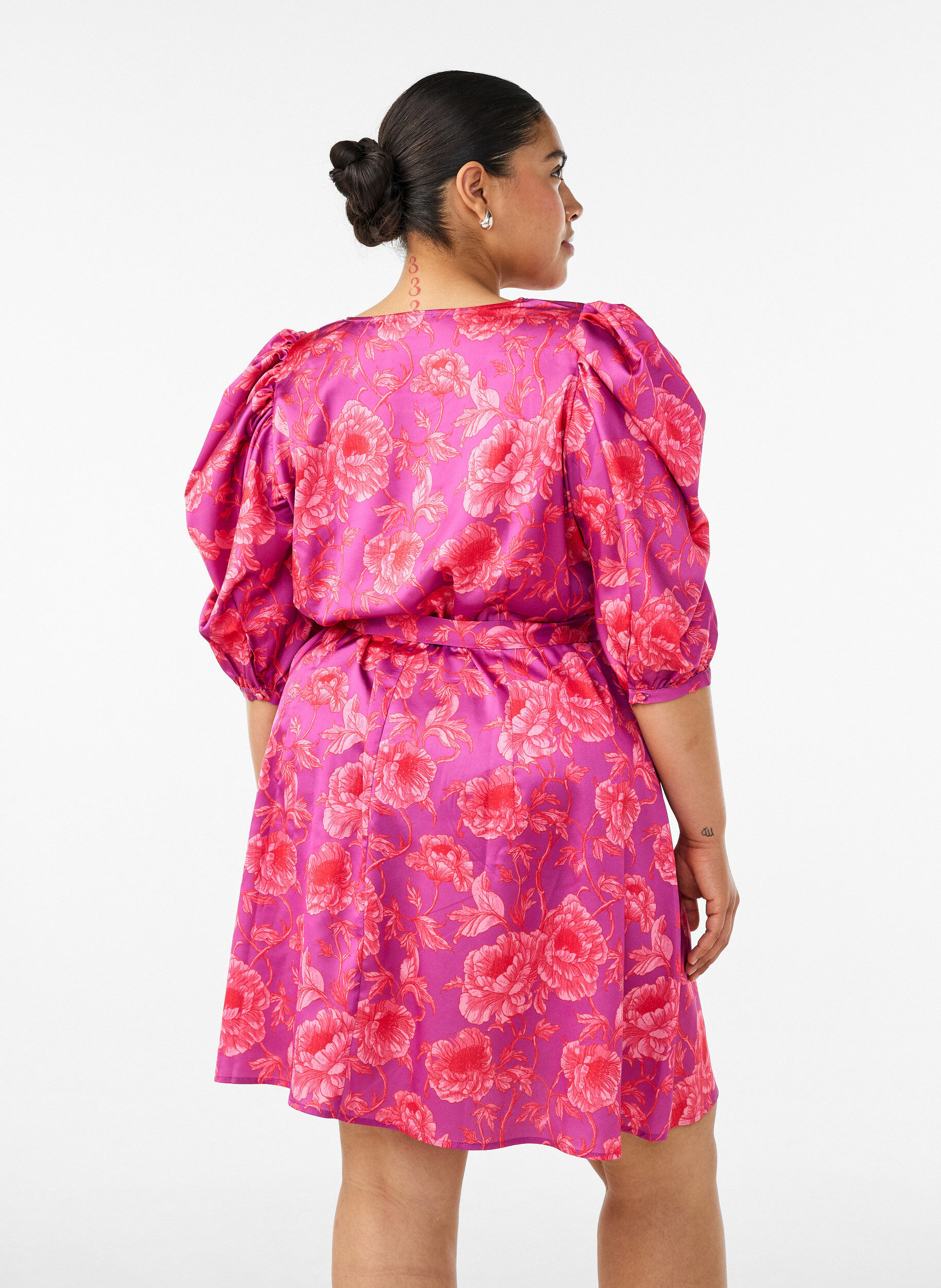 ZizziRobe &agrave; fleurs avec manches bouffantes et ceinture &agrave; nouer, Rose, Model image number 2
