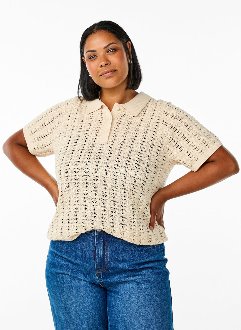 Polo en tricot avec motif d'œillet, Beige, Model image number 0