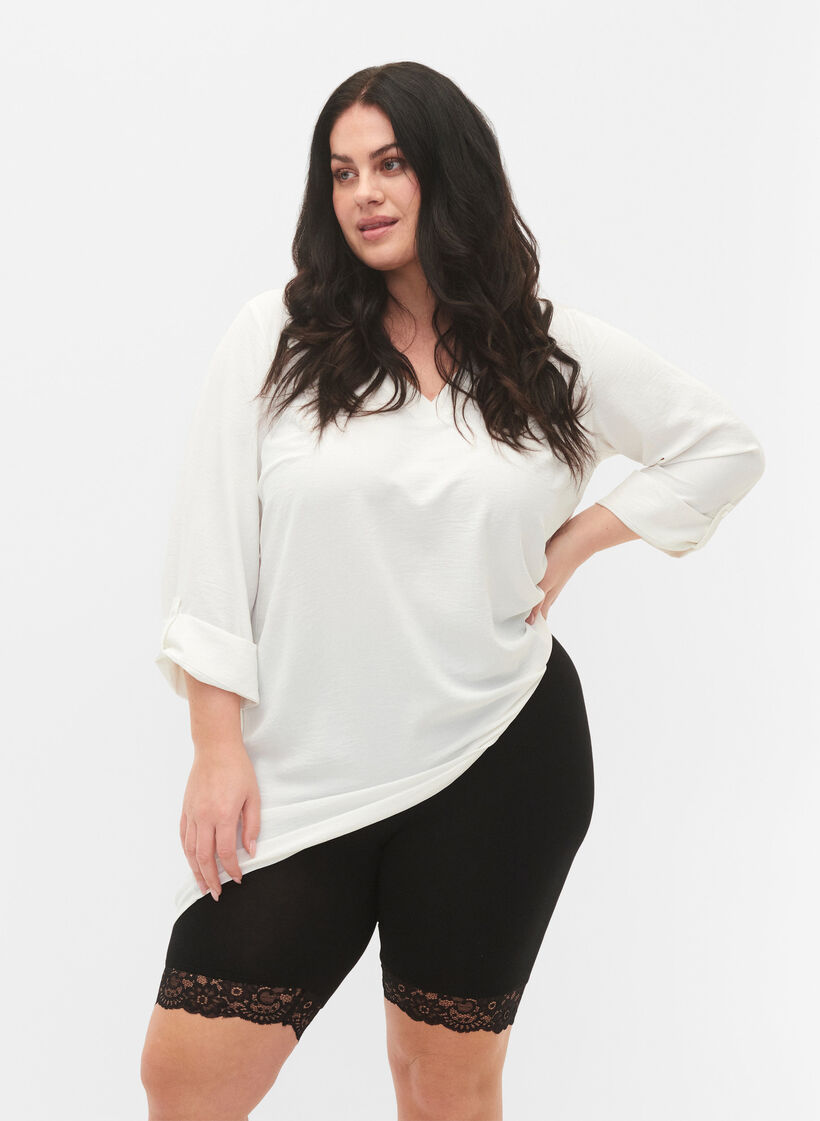 Short de cyclisme avec bordure en dentelle, Noir, Model image number 3