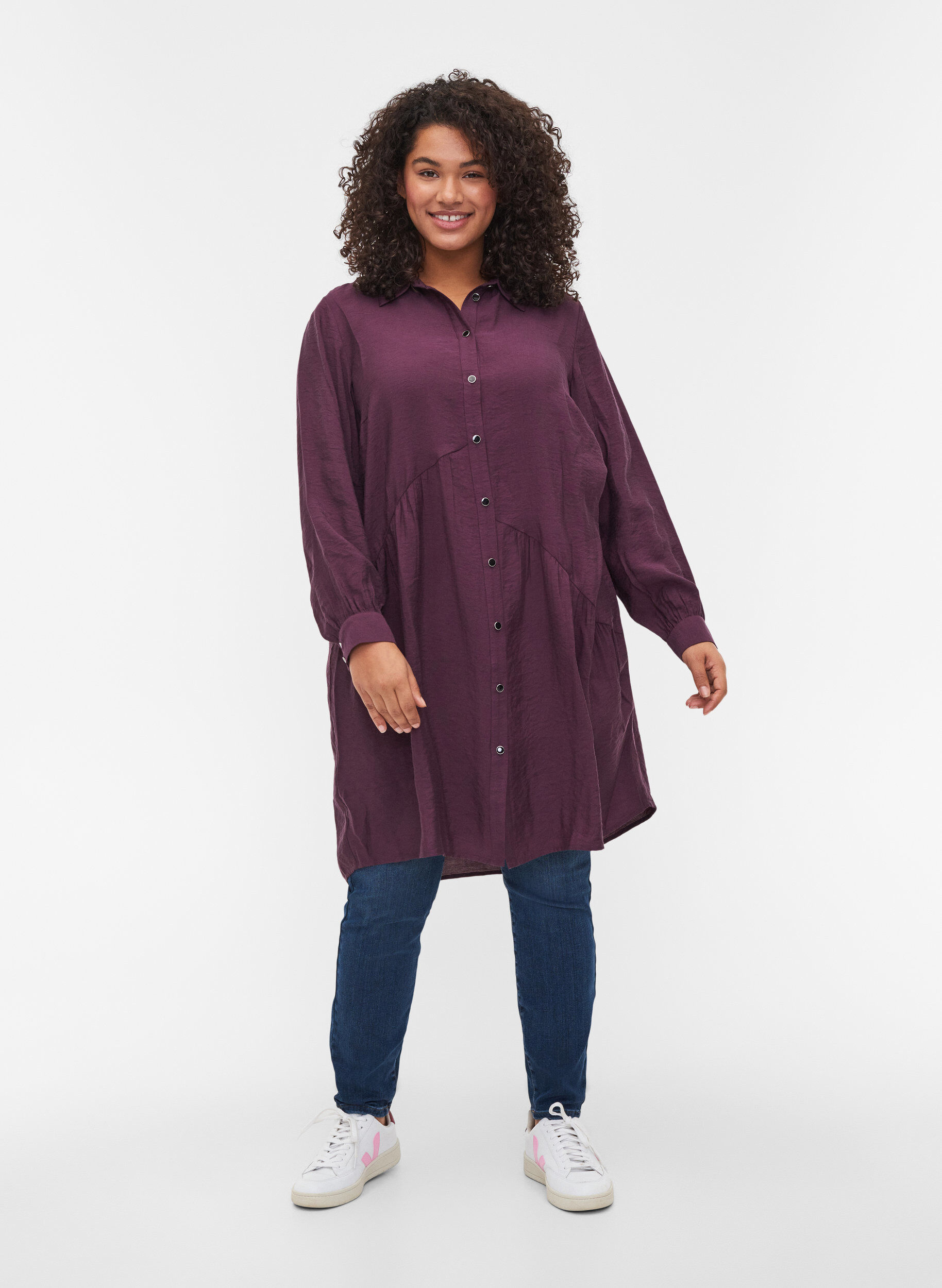 Zizzi Robe chemise trap&egrave;ze unie, Plum Perfect, Model image number 2