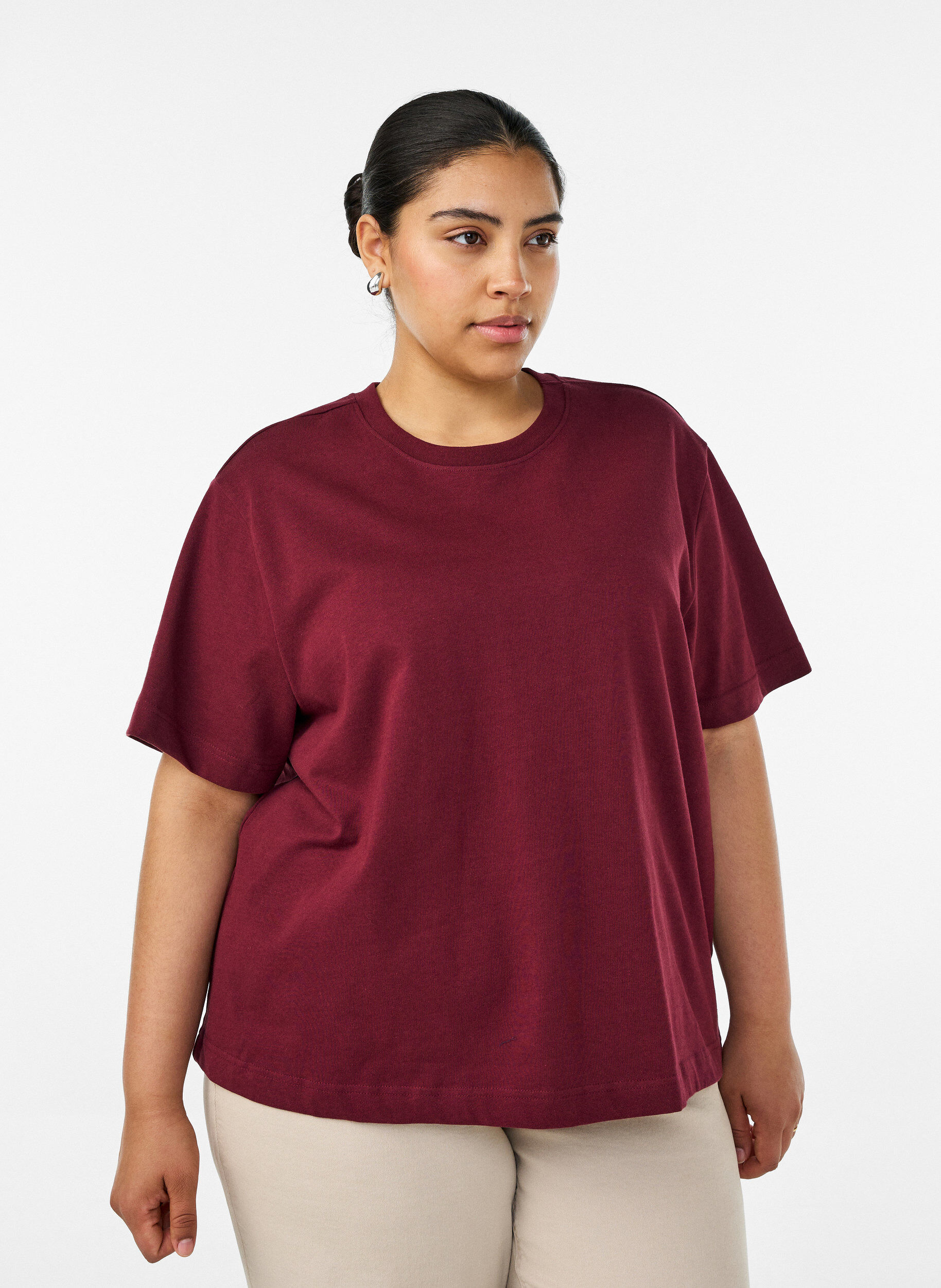T-shirt coupe boxy en coton, Bordeaux, Model