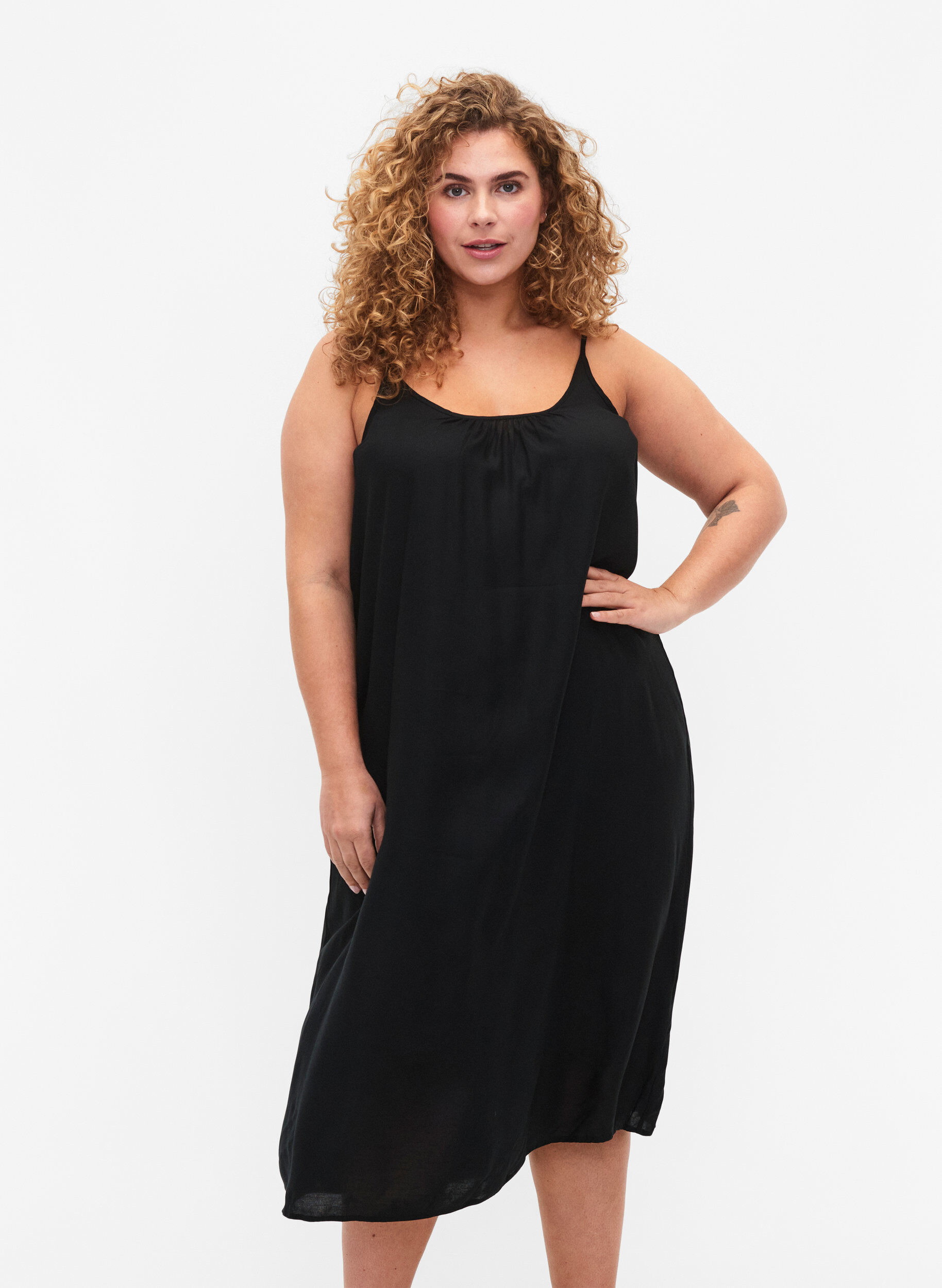 Zizzi Robe midi sans manches en viscose, Black, Model image number 2