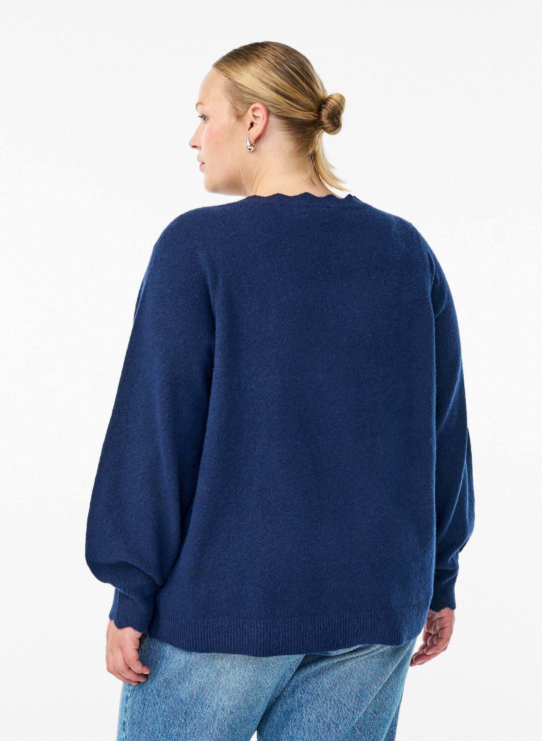 Zizzi Blouse en maille &agrave; bords ondul&eacute;s, Bleu, Model image number 2