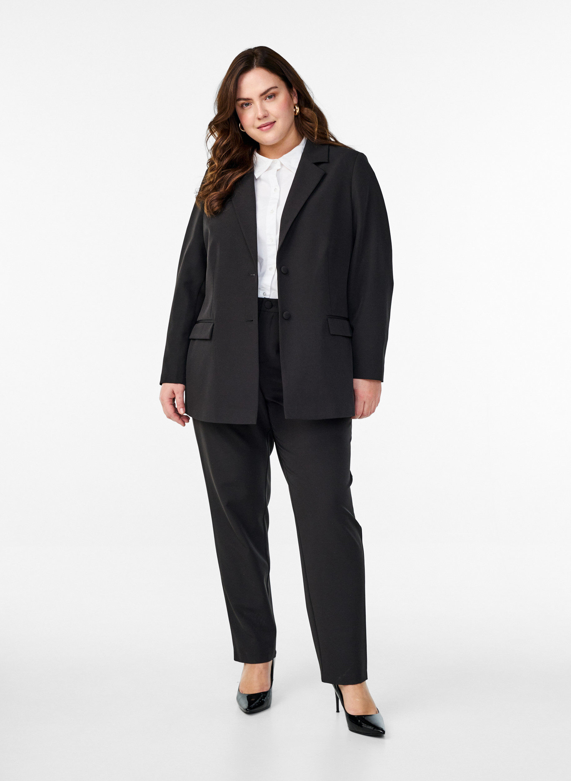 Zizzi Blazer classique avec fermeture boutonn&eacute;e, Noir, Model image number 1