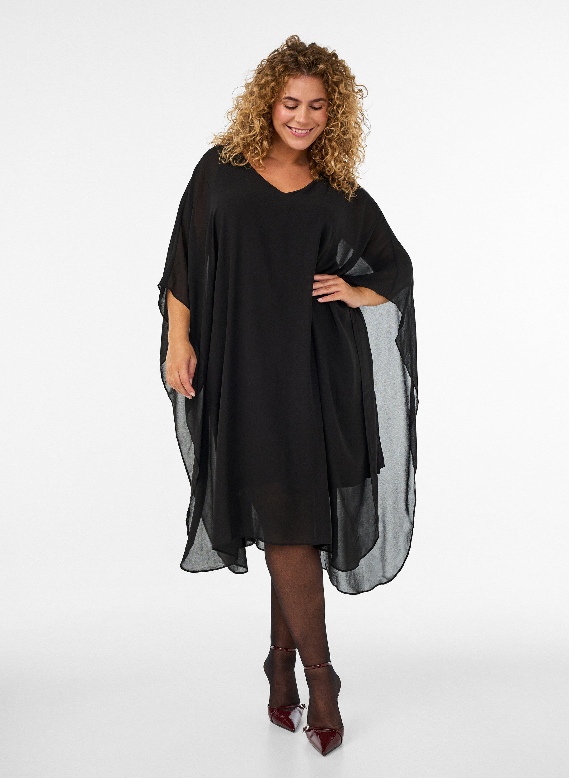 ZizziRobe courte en mousseline avec col en V, Noir, Model image number 0