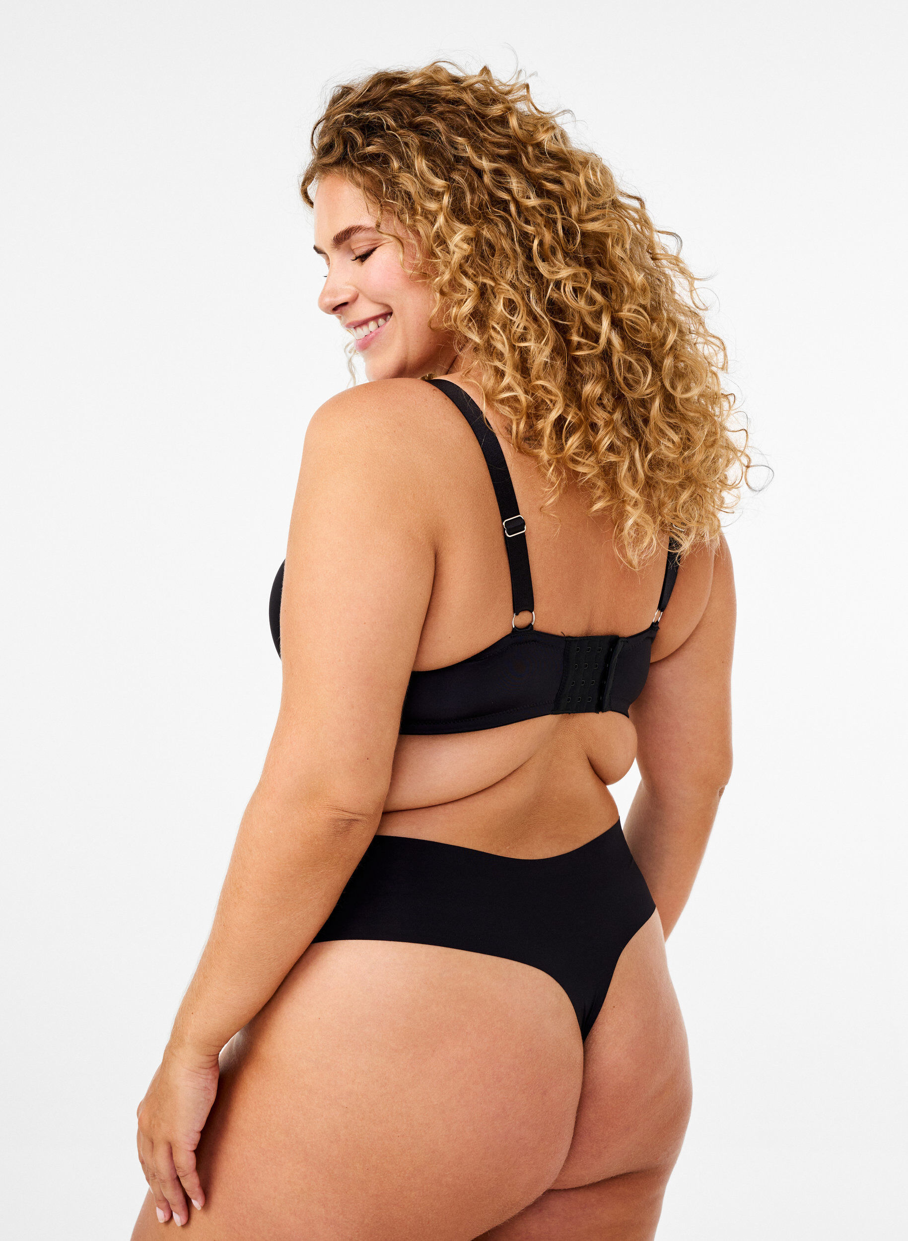Zizzi Soutien-Gorge moul&eacute; avec strass, Noir, Model image number 2