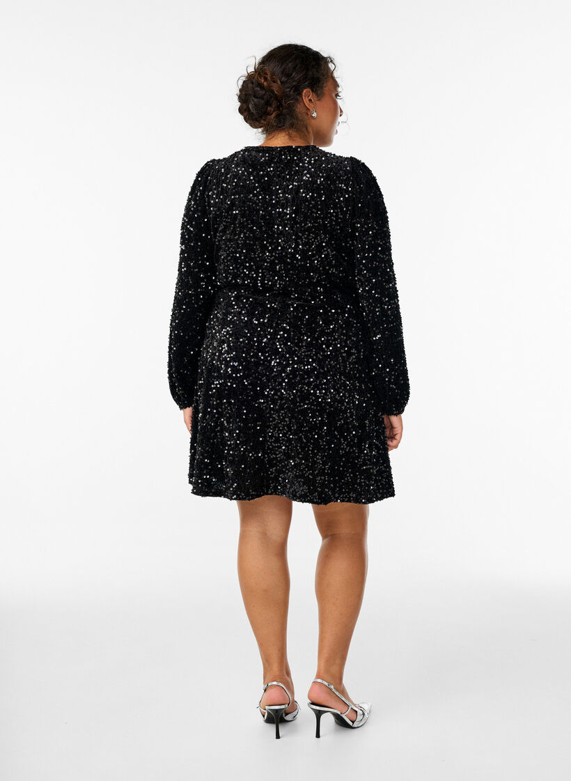 Robe courte &eacute;vas&eacute;e &agrave; sequins, Noir, Model image number 2