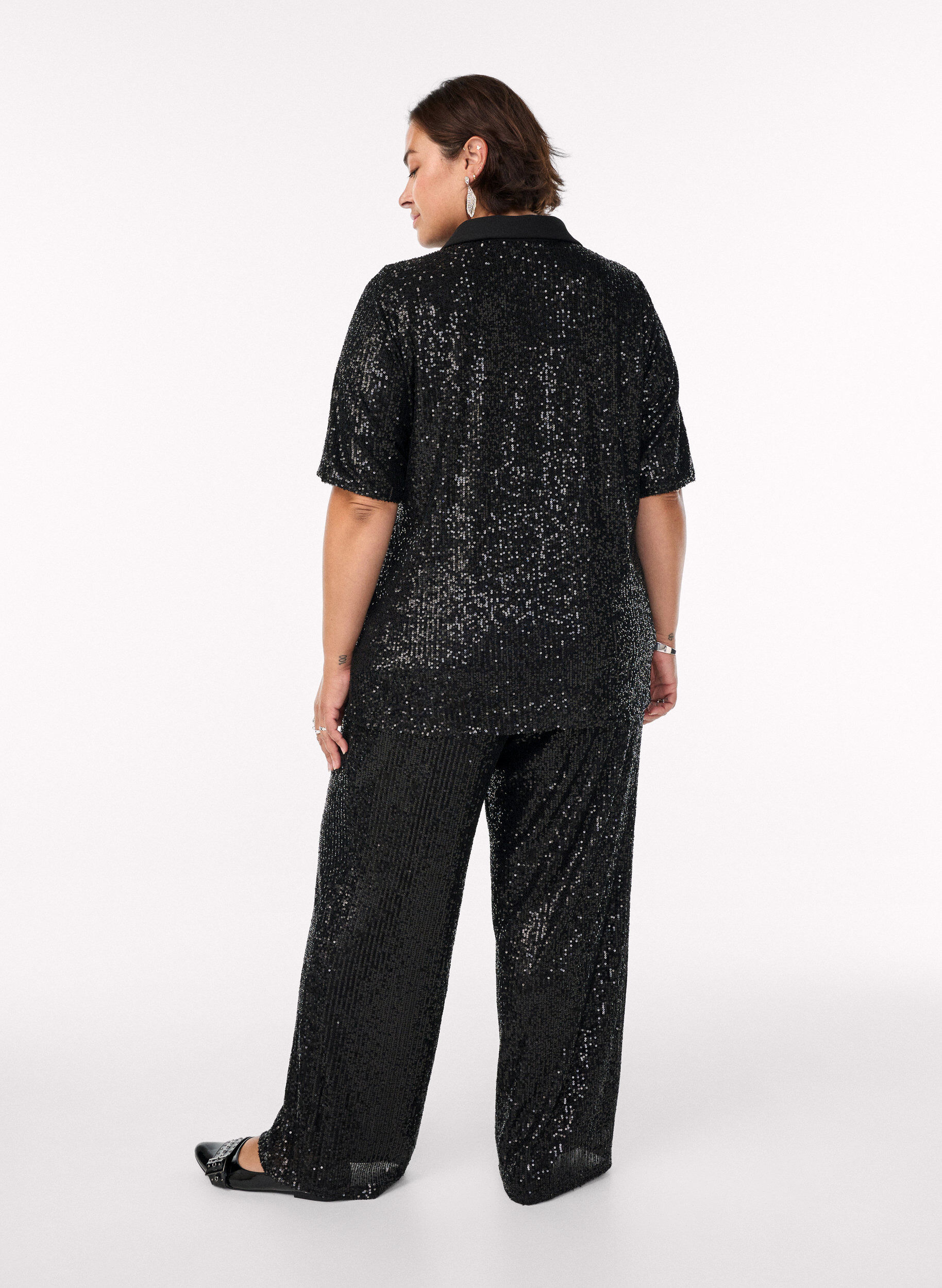 Zizzi Pantalon taille haute &agrave; sequins et coupe ample, Noir, Model image number 1