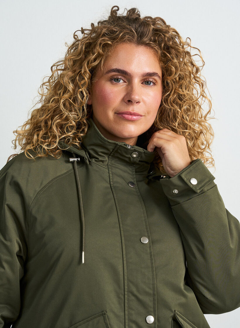 Parka matelass&eacute; avec une capuche amovible, Vert fonc&eacute;, Model image number 3