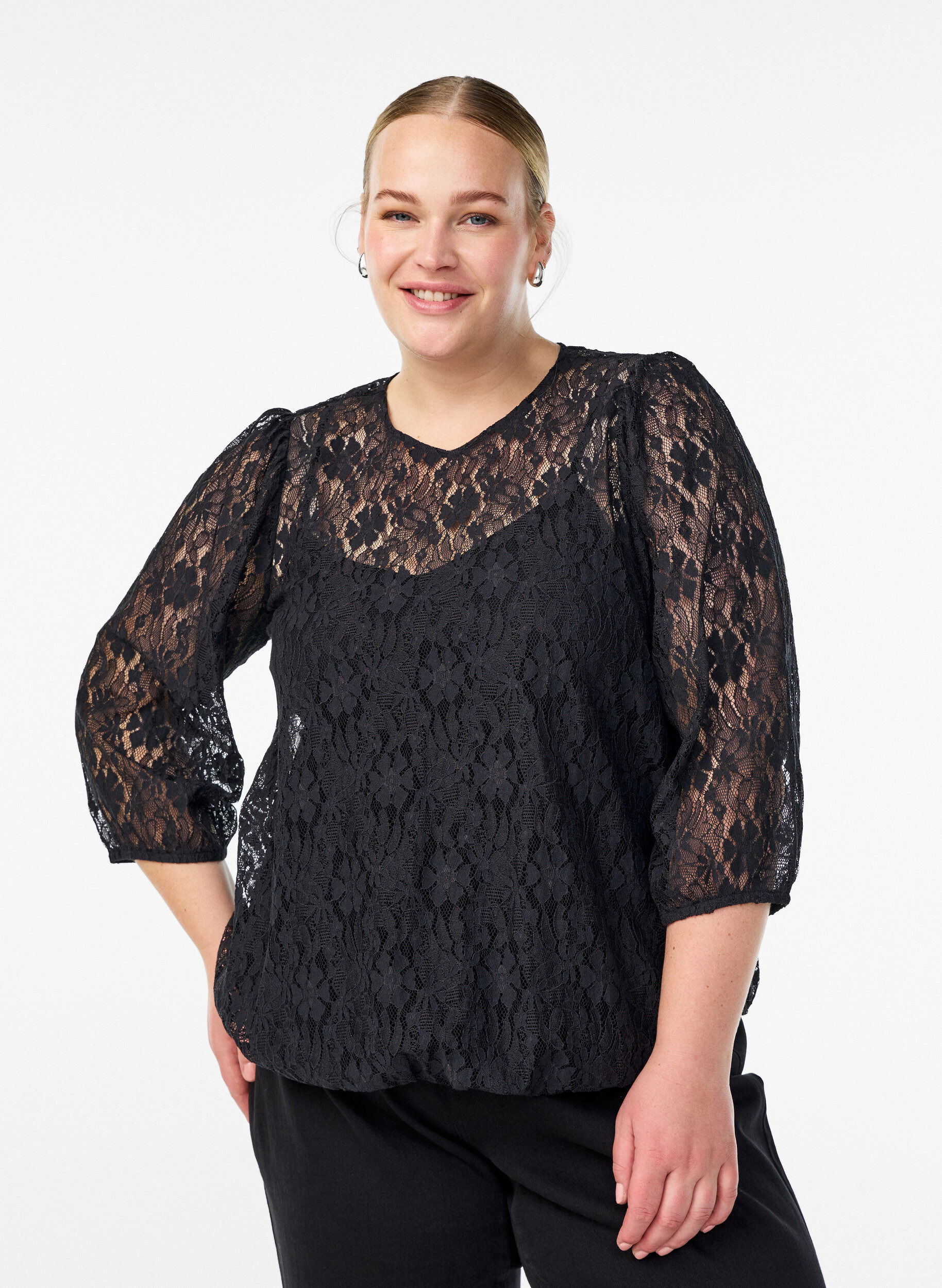 Blouse en dentelle avec manches 3/4, Noir, Model