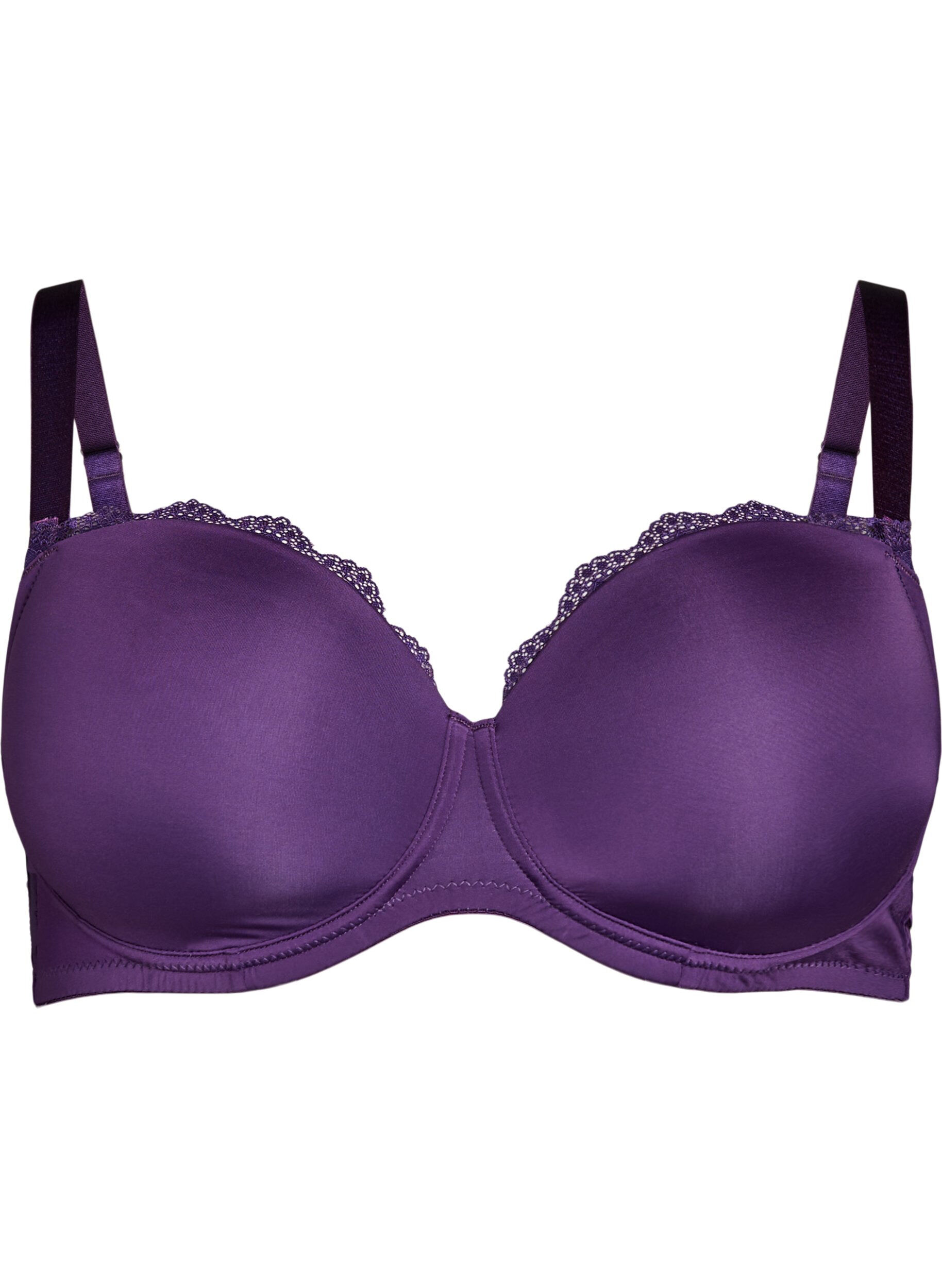 Soutien-gorge moul&eacute; avec armatures et d&eacute;tails en dentelle