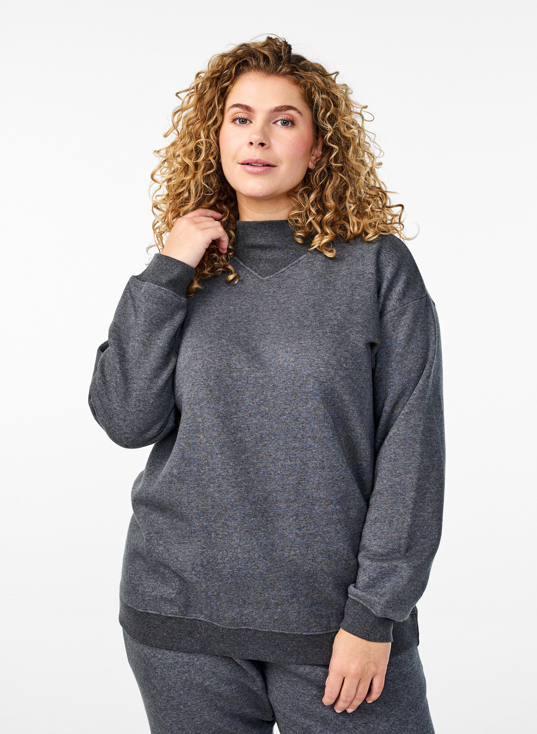 Zizzi Sweat-shirt &agrave; col montant et manches longues, Gris anthracite, Model image number 0