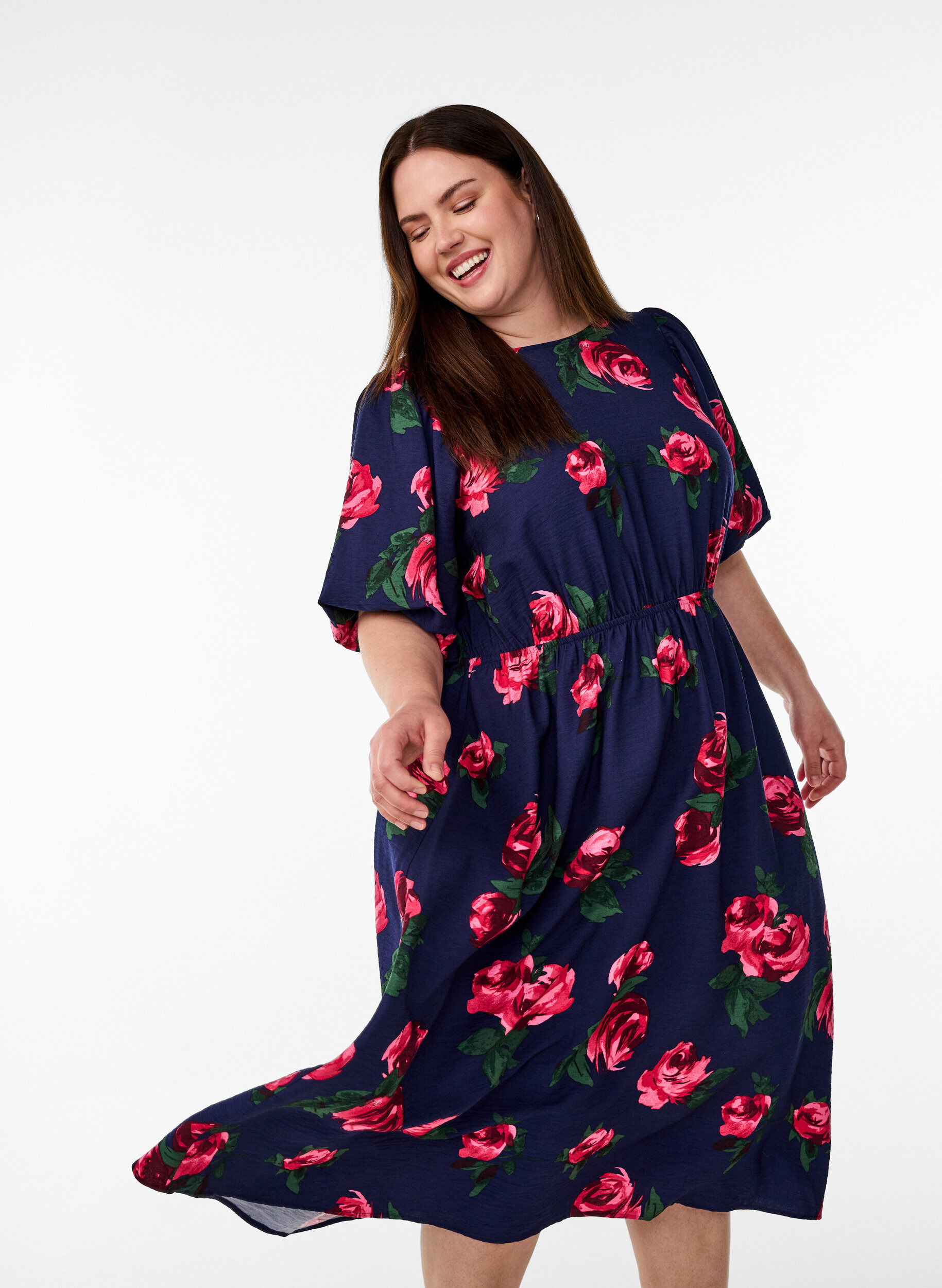 Zizzi Robe midi &agrave; imprim&eacute; roses et manches courtes bouffantes, Bleu, Model image number 3
