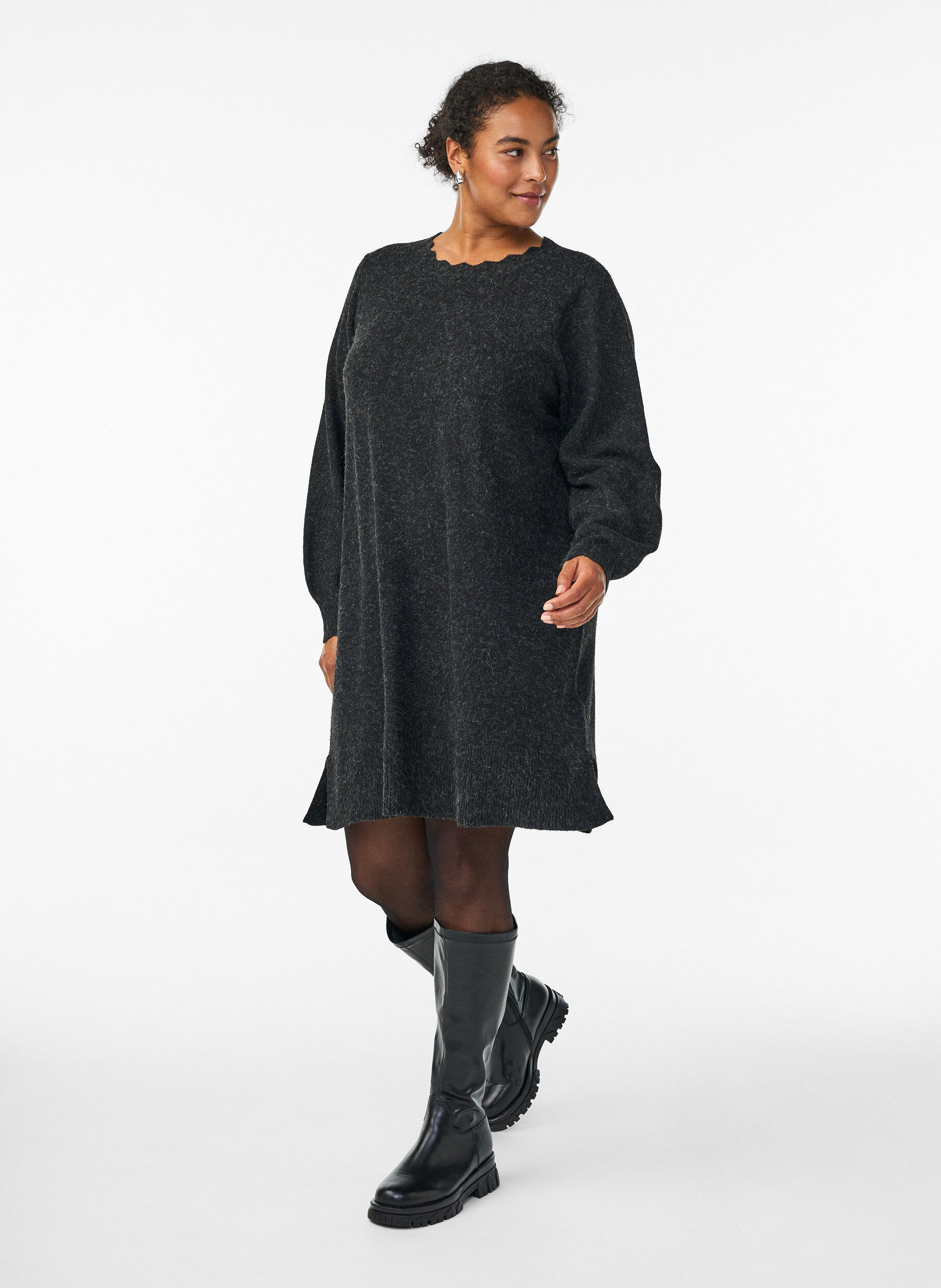Robe courte en maille avec ourlet ondul&eacute; et fentes, Gris anthracite, Model