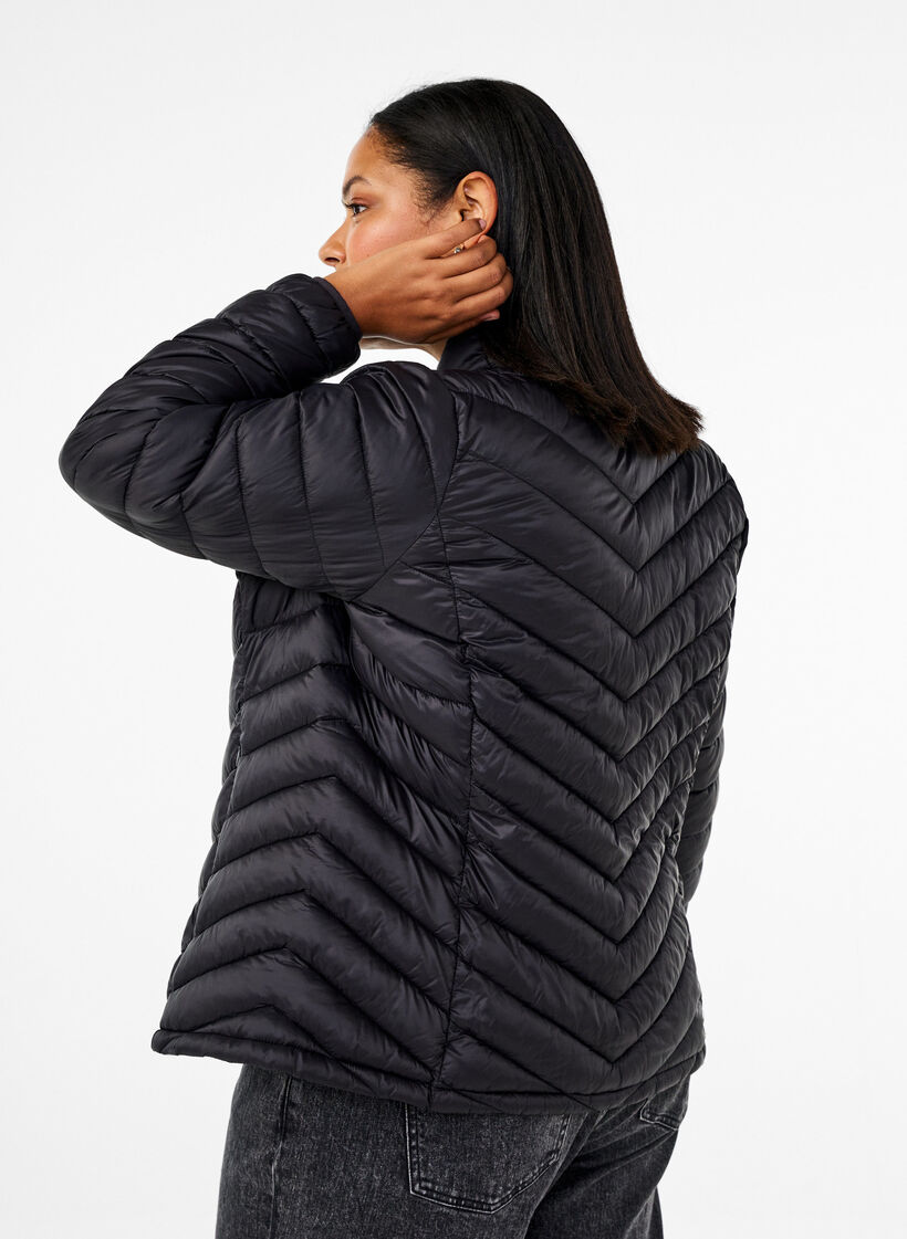 Veste l&eacute;g&egrave;re avec des poches, Noir, Model image number 2