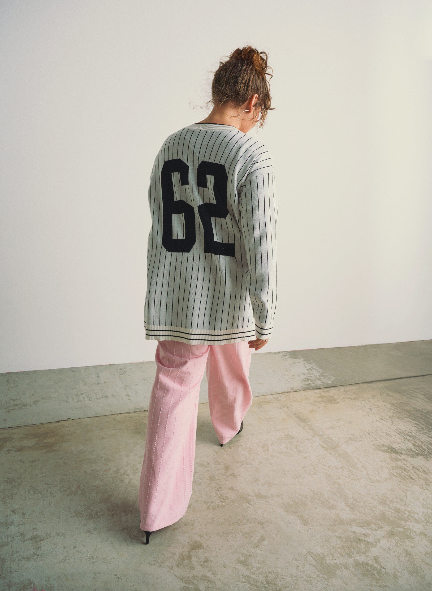 Zizzi Cardigan en maille &agrave; rayures et motif au dos, Blanc, Image image number 0